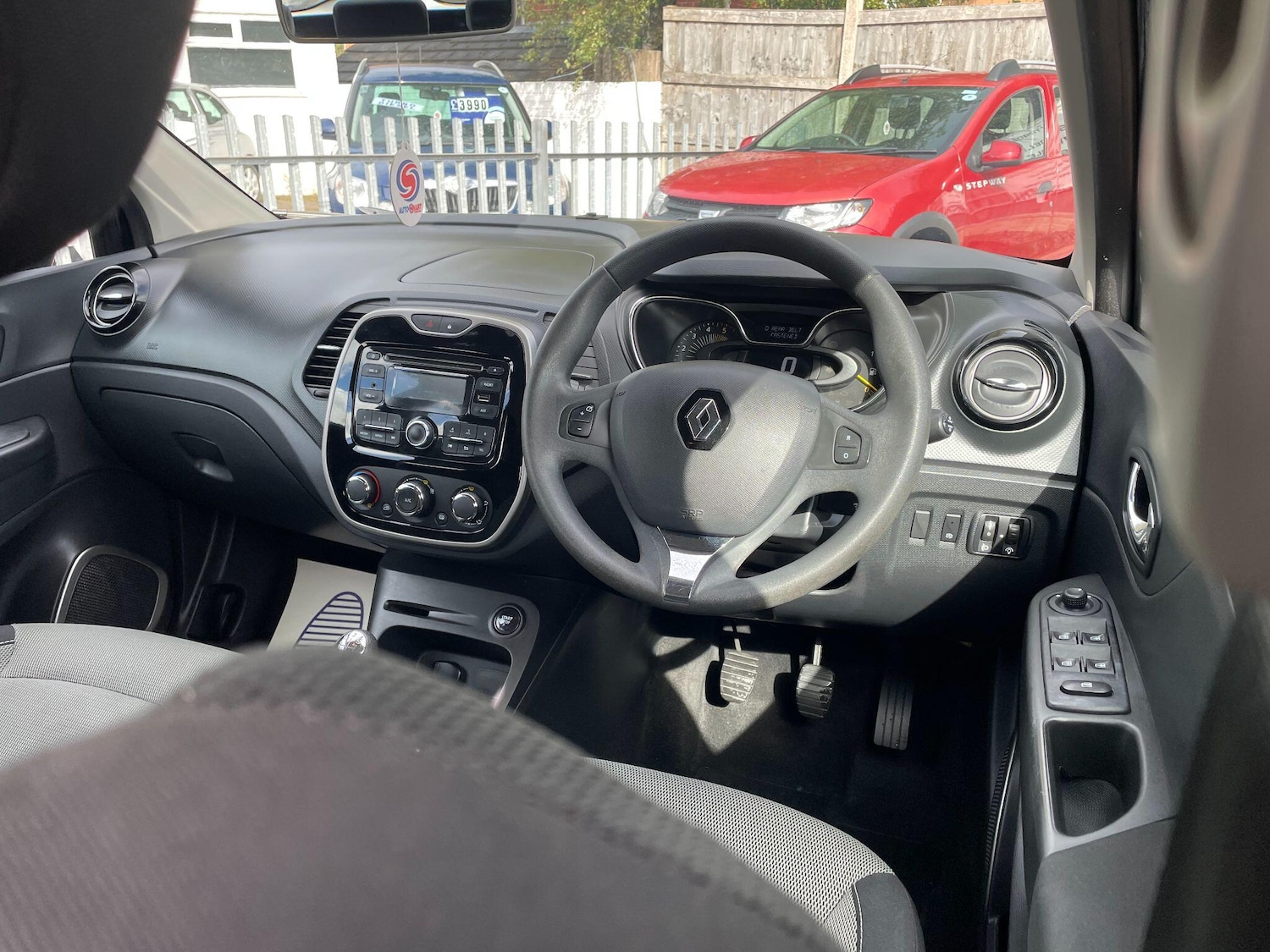 Used Renault Captur 2015 for sale - 76991355: Photo 13