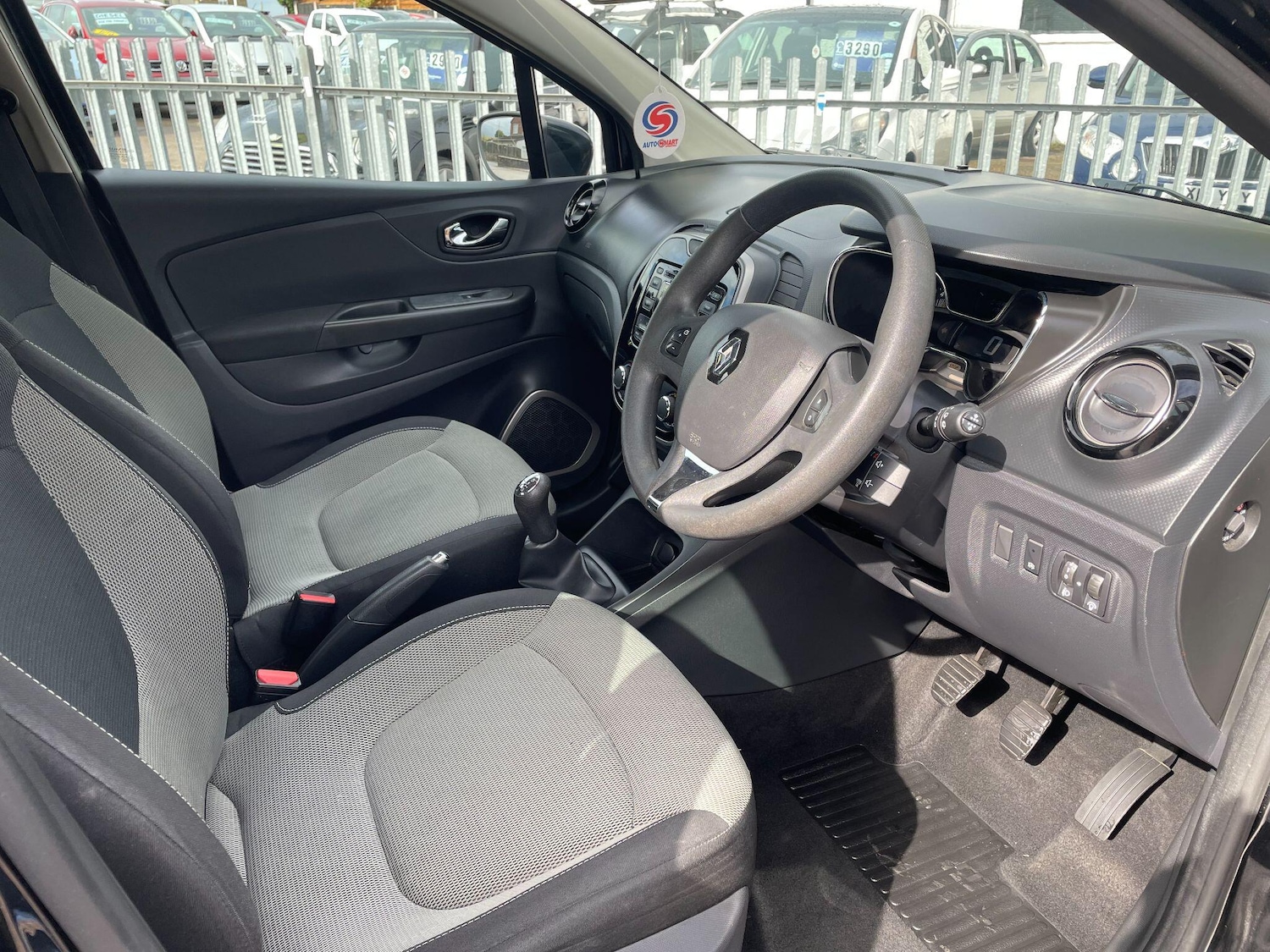 Used Renault Captur 2015 for sale - 76991355: Photo 14