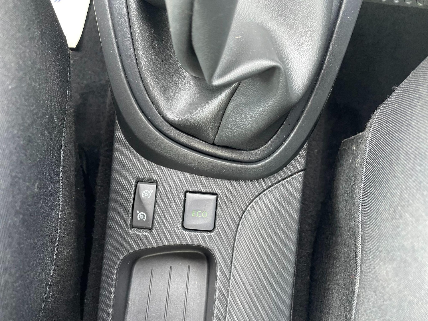 Used Renault Captur 2015 for sale - 76991355: Photo 25