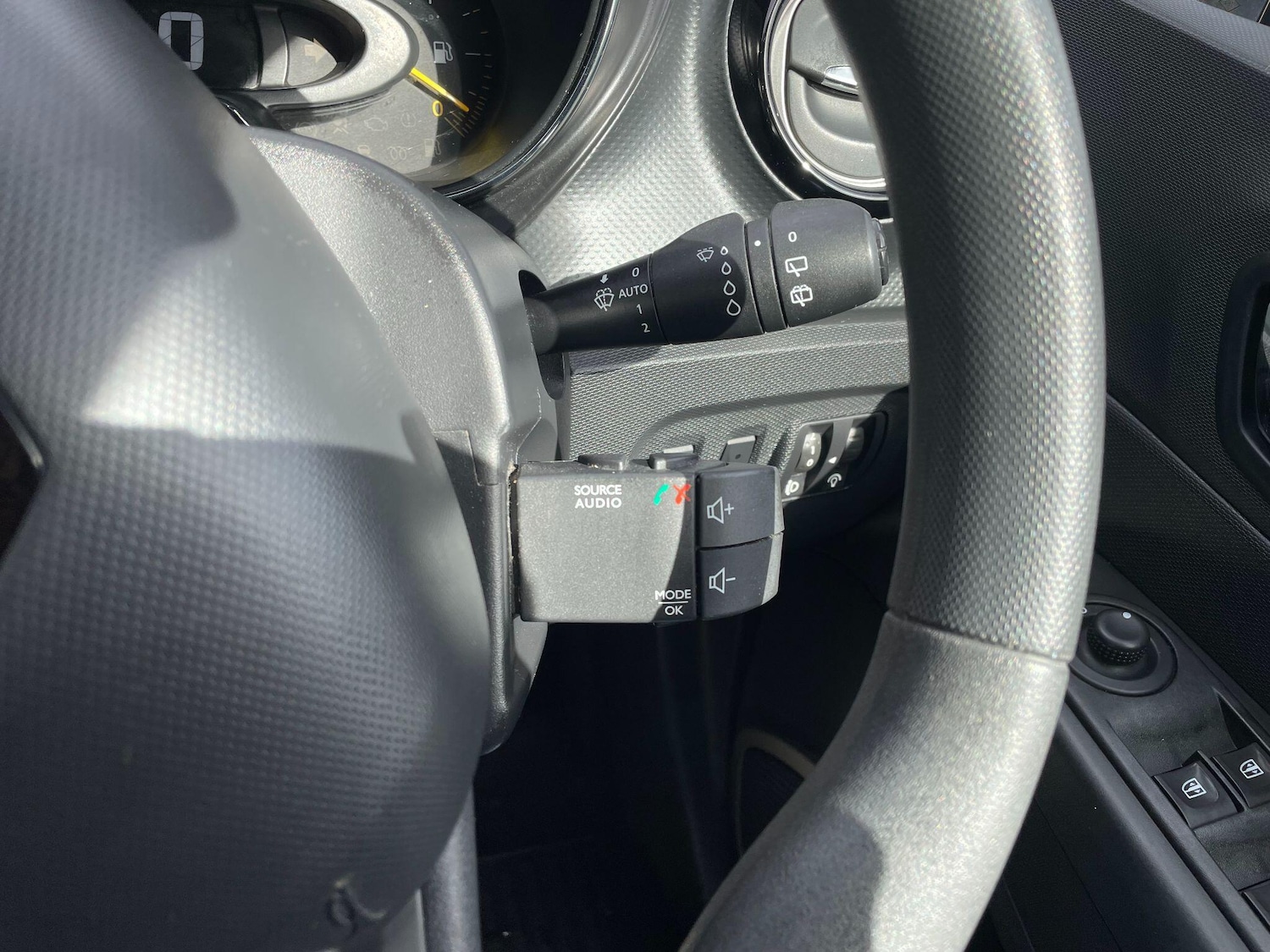 Used Renault Captur 2015 for sale - 76991355: Photo 27