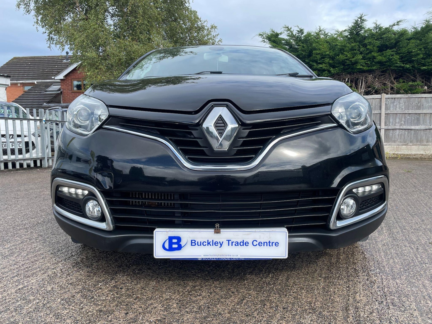 Used Renault Captur 2015 for sale - 76991355: Photo 3