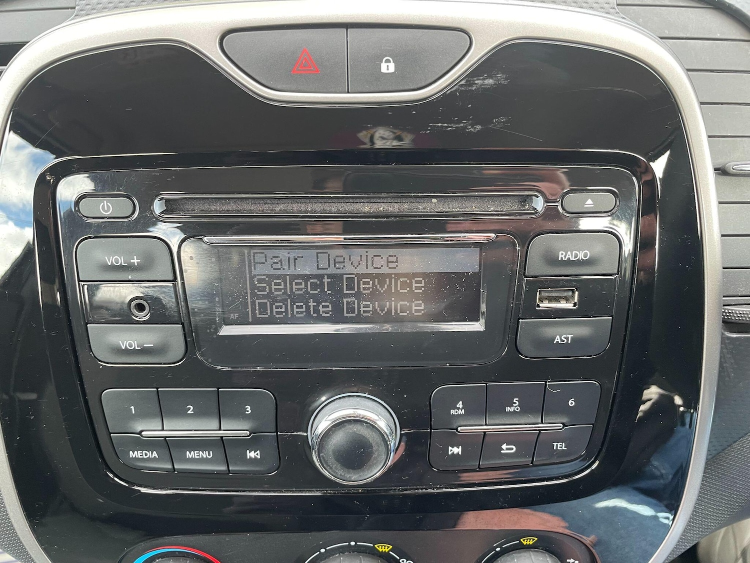 Used Renault Captur 2015 for sale - 76991355: Photo 31