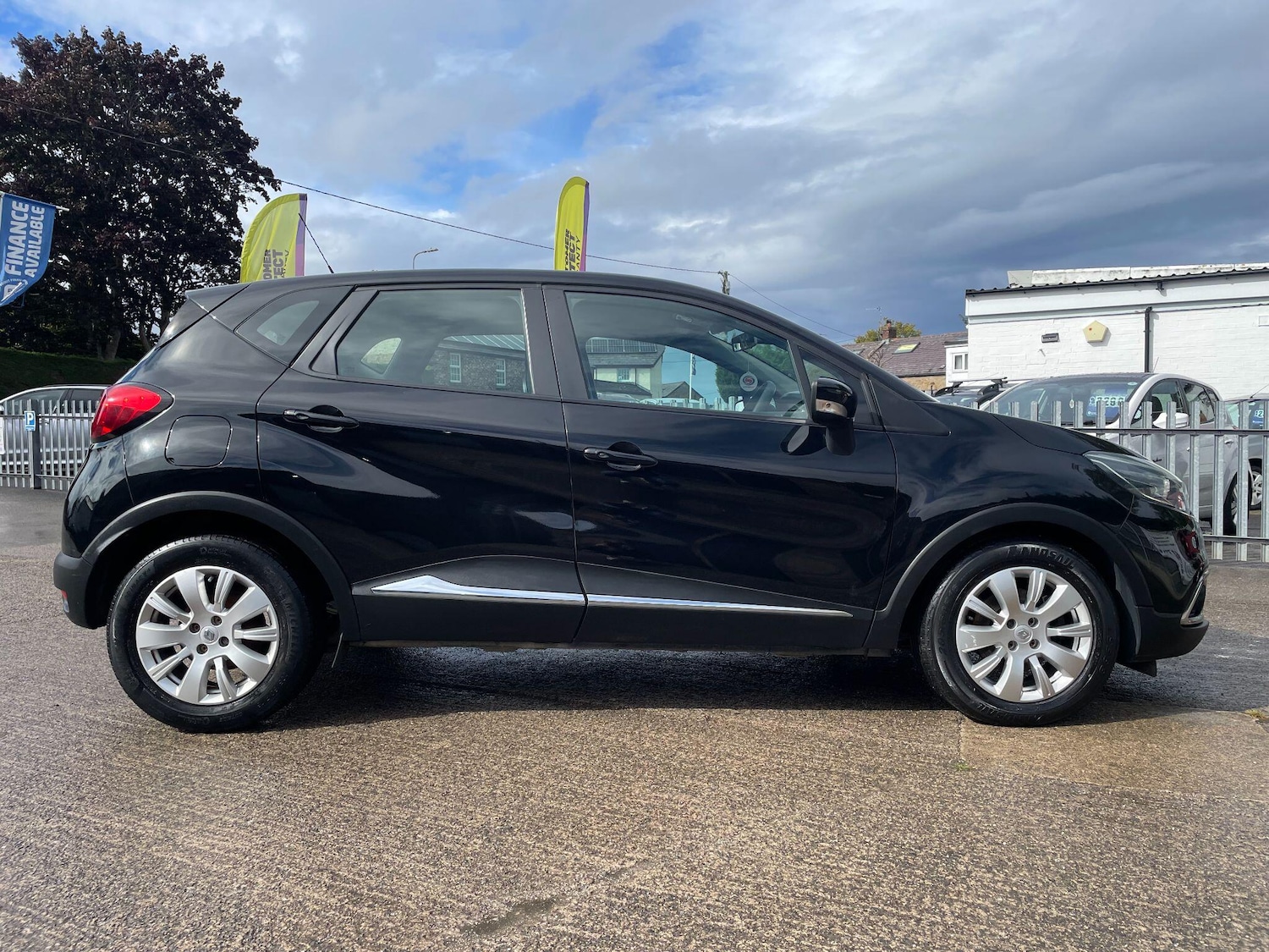 Used Renault Captur 2015 for sale - 76991355: Photo 6