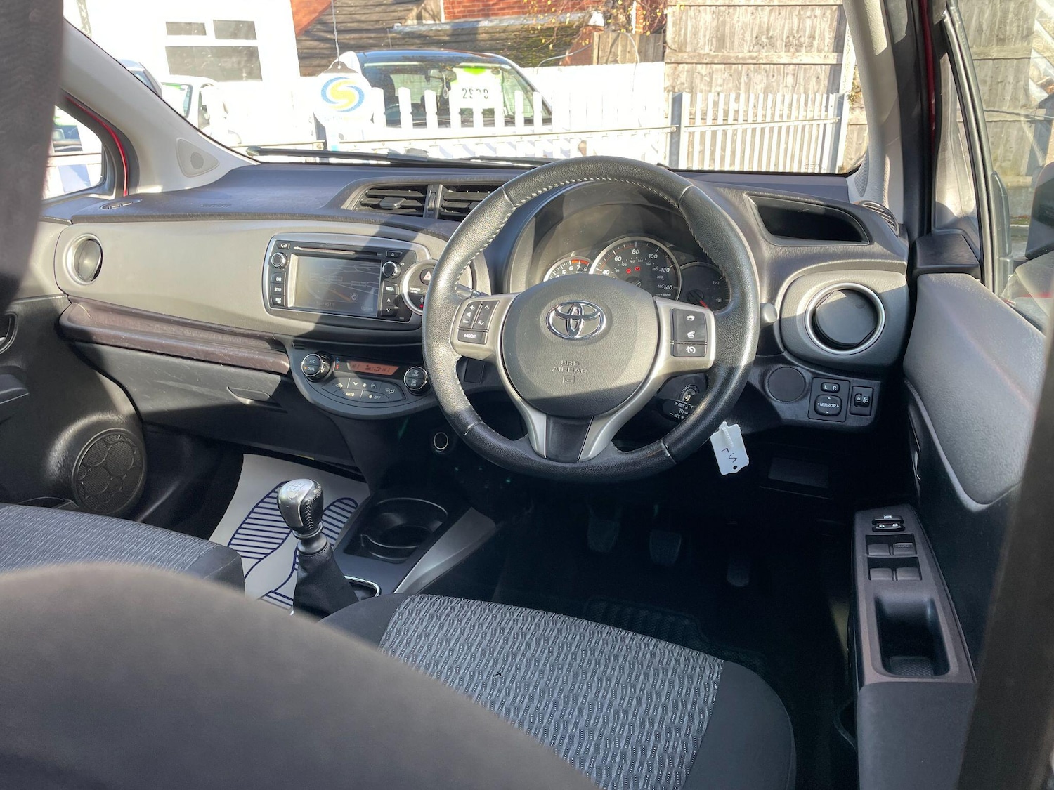 Used Toyota Yaris 2014 for sale - 76992326: Photo 14