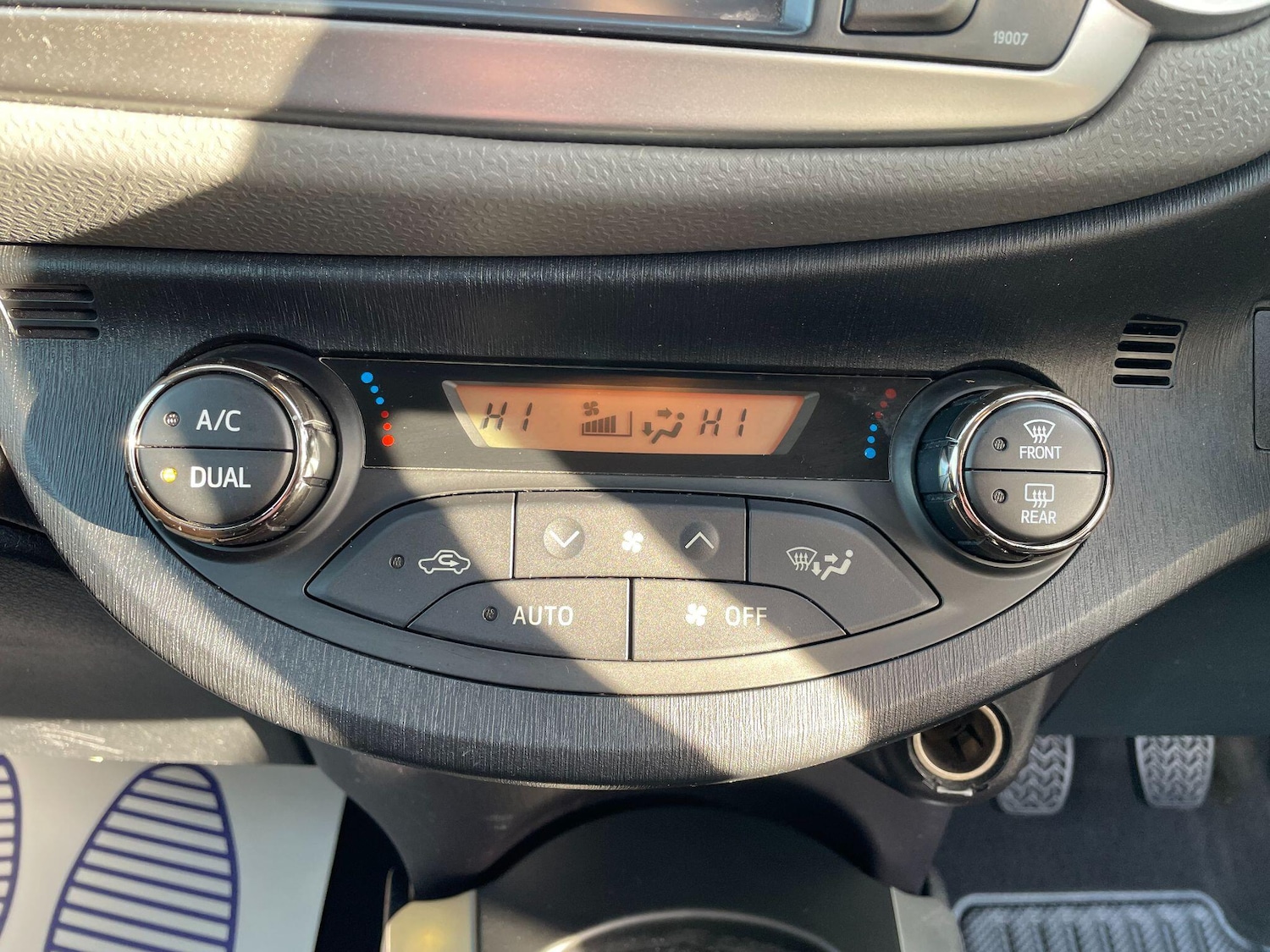 Used Toyota Yaris 2014 for sale - 76992326: Photo 23