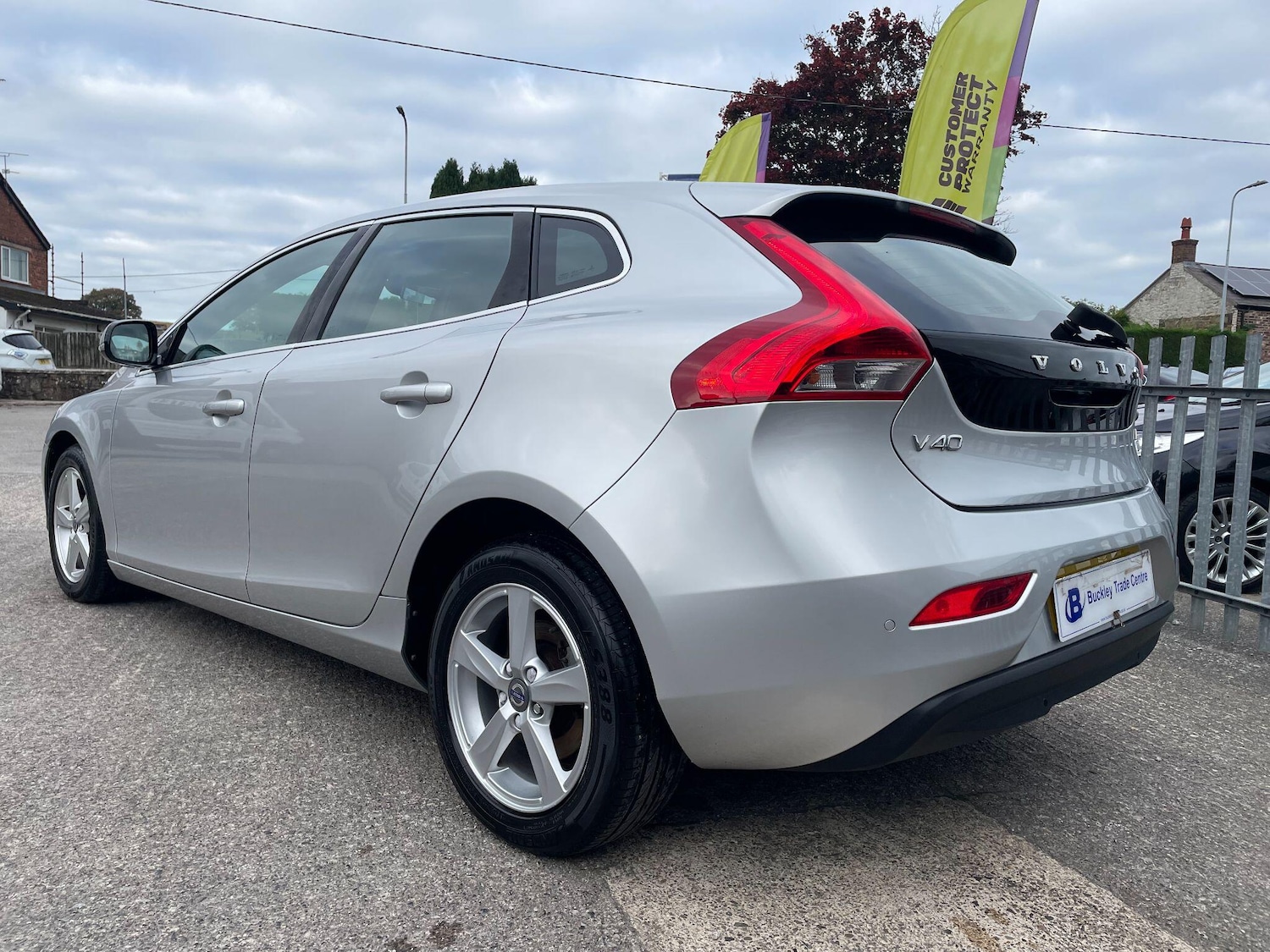 Used Volvo V40 2015 for sale - 76283482: Photo 10