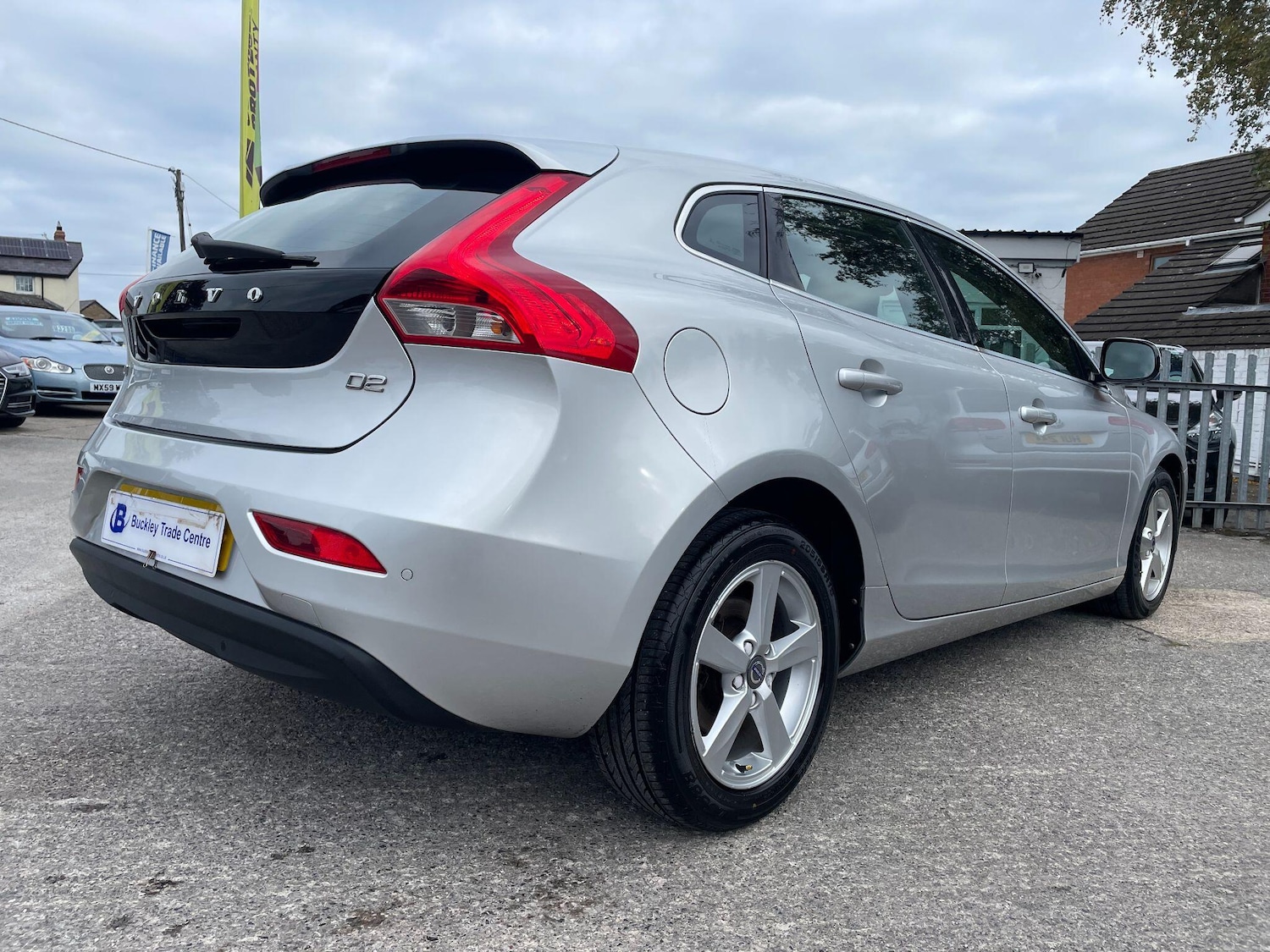 Used Volvo V40 2015 for sale - 76283482: Photo 8