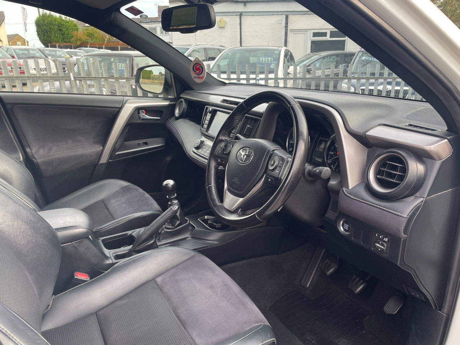 Used Toyota RAV4 2016 for sale - 76295467: Photo 14