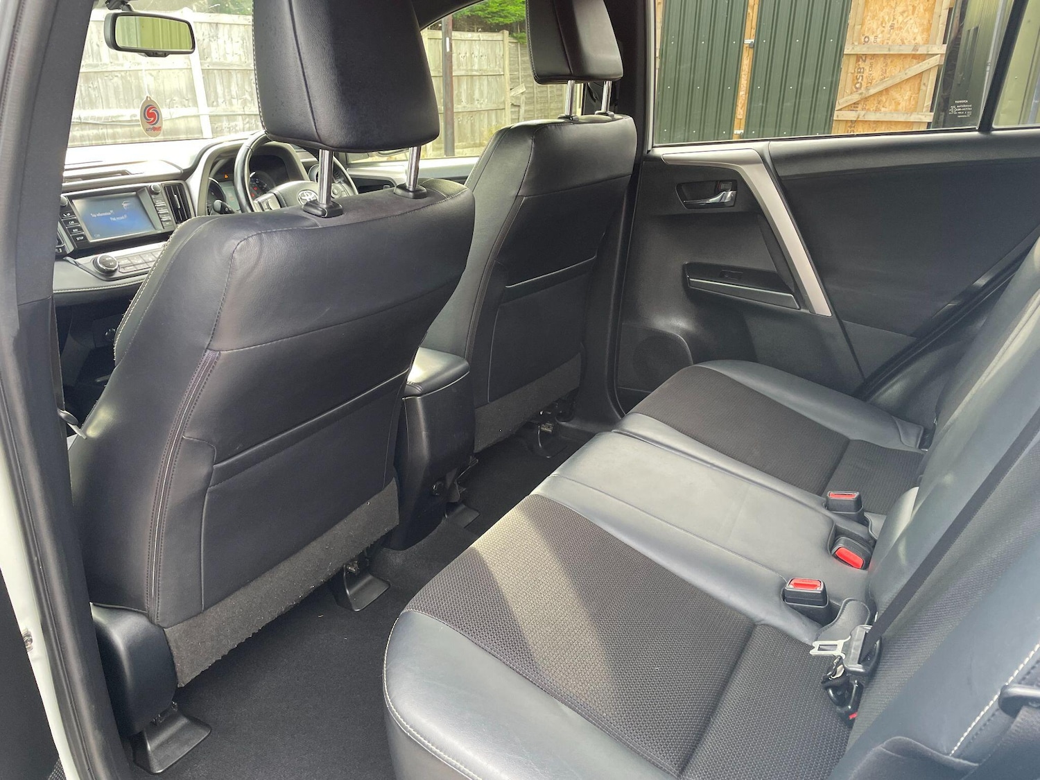 Used Toyota RAV4 2016 for sale - 76295467: Photo 16