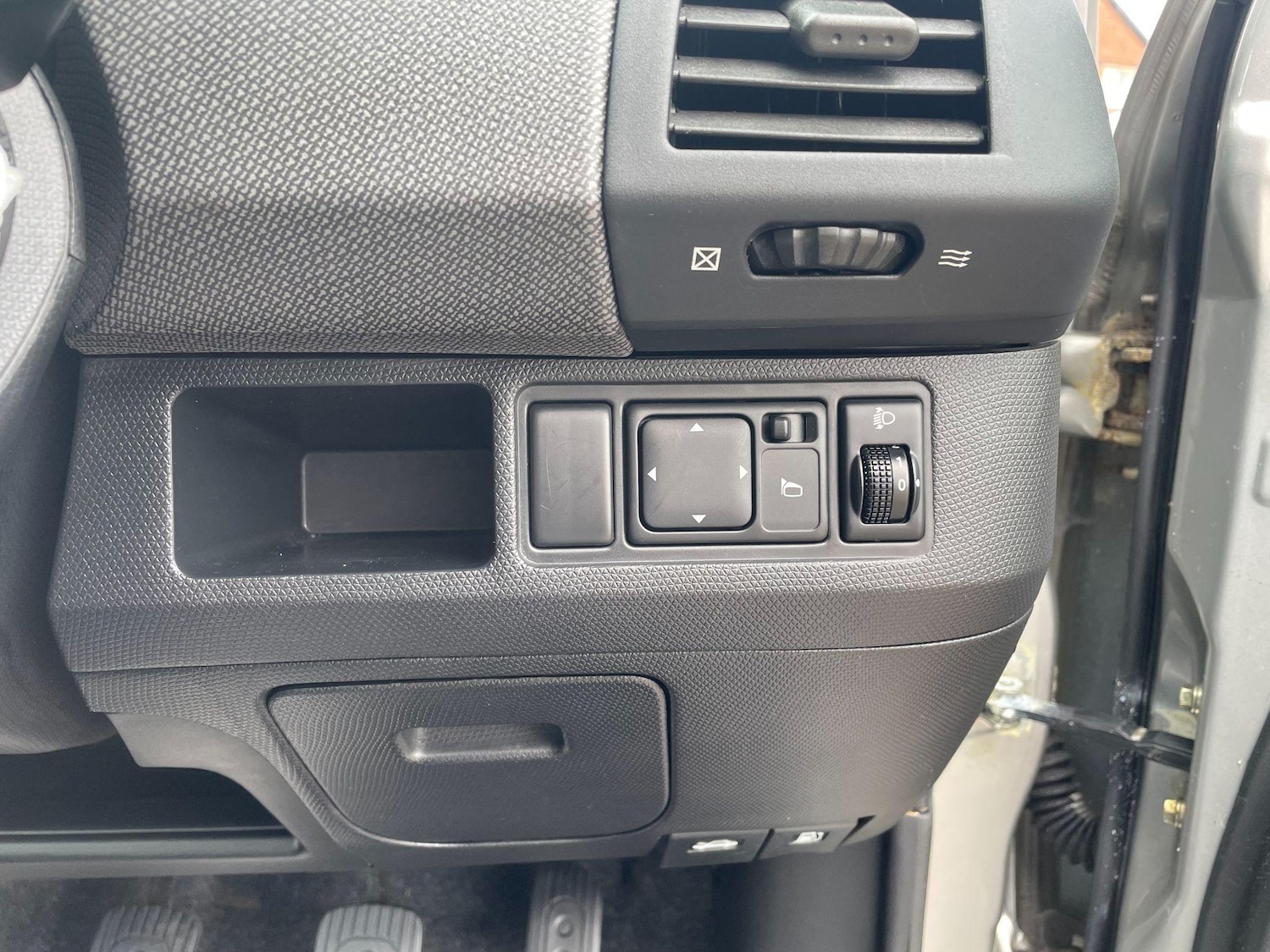 Used Nissan Micra 2004 for sale - 76360190: Photo 25