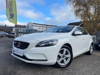 Used Volvo V40 2015 for sale - 79545452: Photo