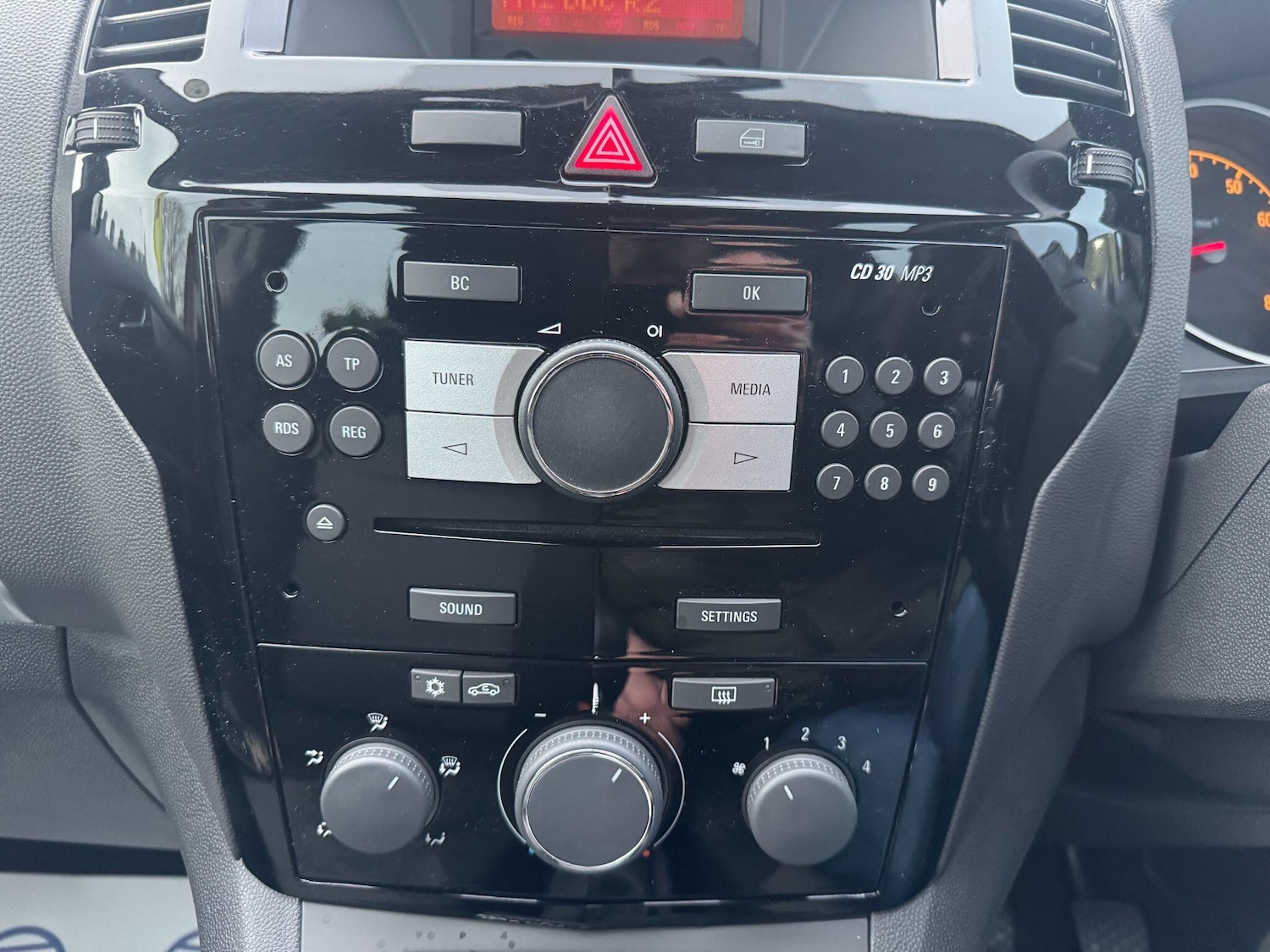 Used Vauxhall Zafira 2014 for sale - 77646912: Photo 26