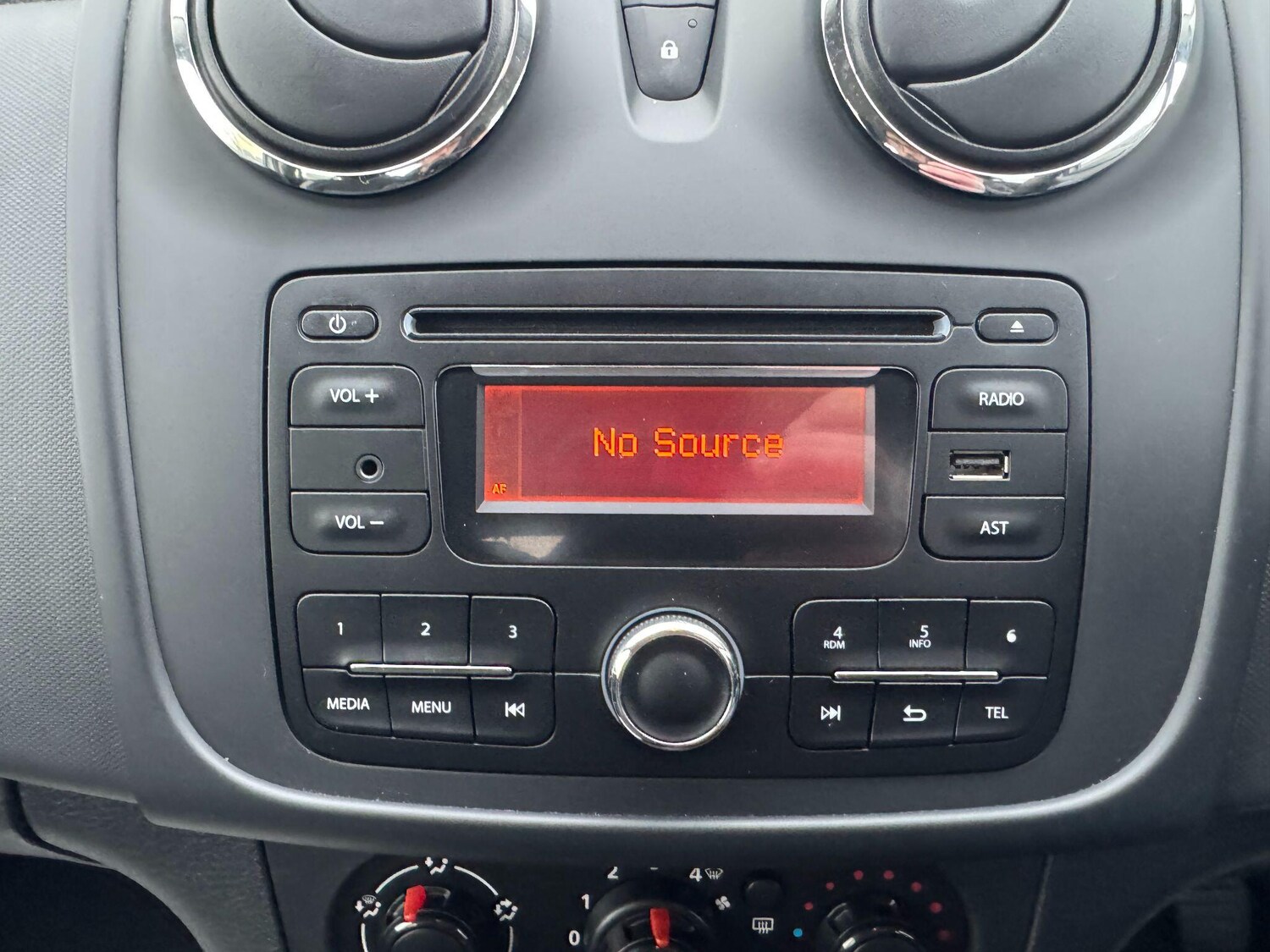 Used Dacia Sandero 2016 for sale - 77344772: Photo 27