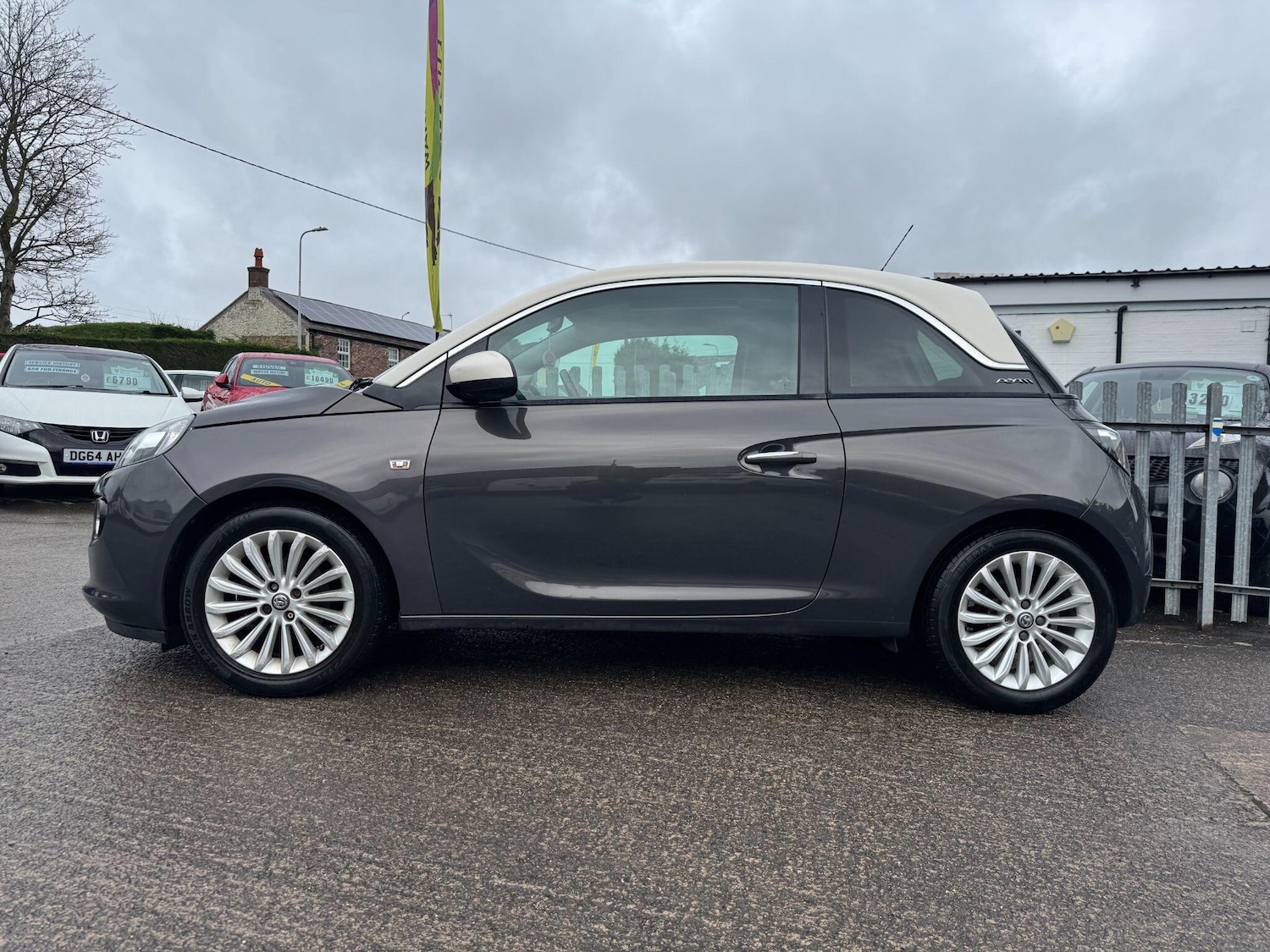 Used Vauxhall ADAM 2013 for sale - 77722513: Photo 2