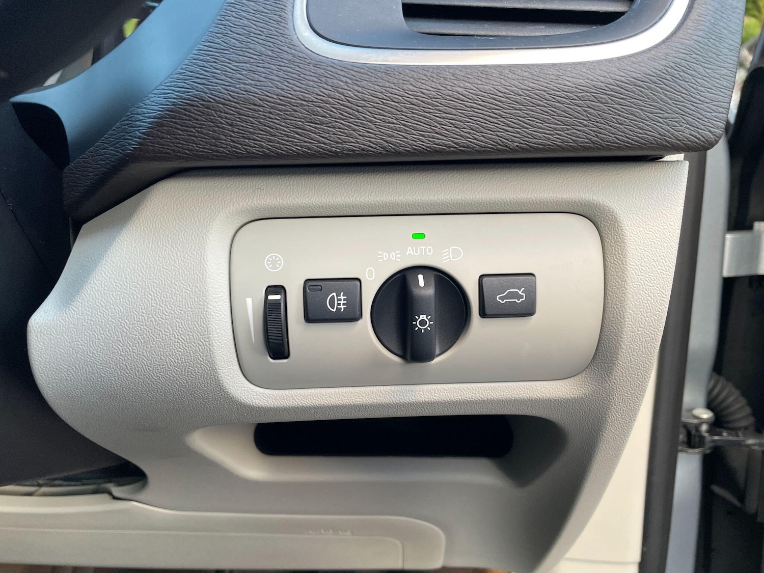 Used Volvo V40 2025 for sale - 76742907: Photo 26