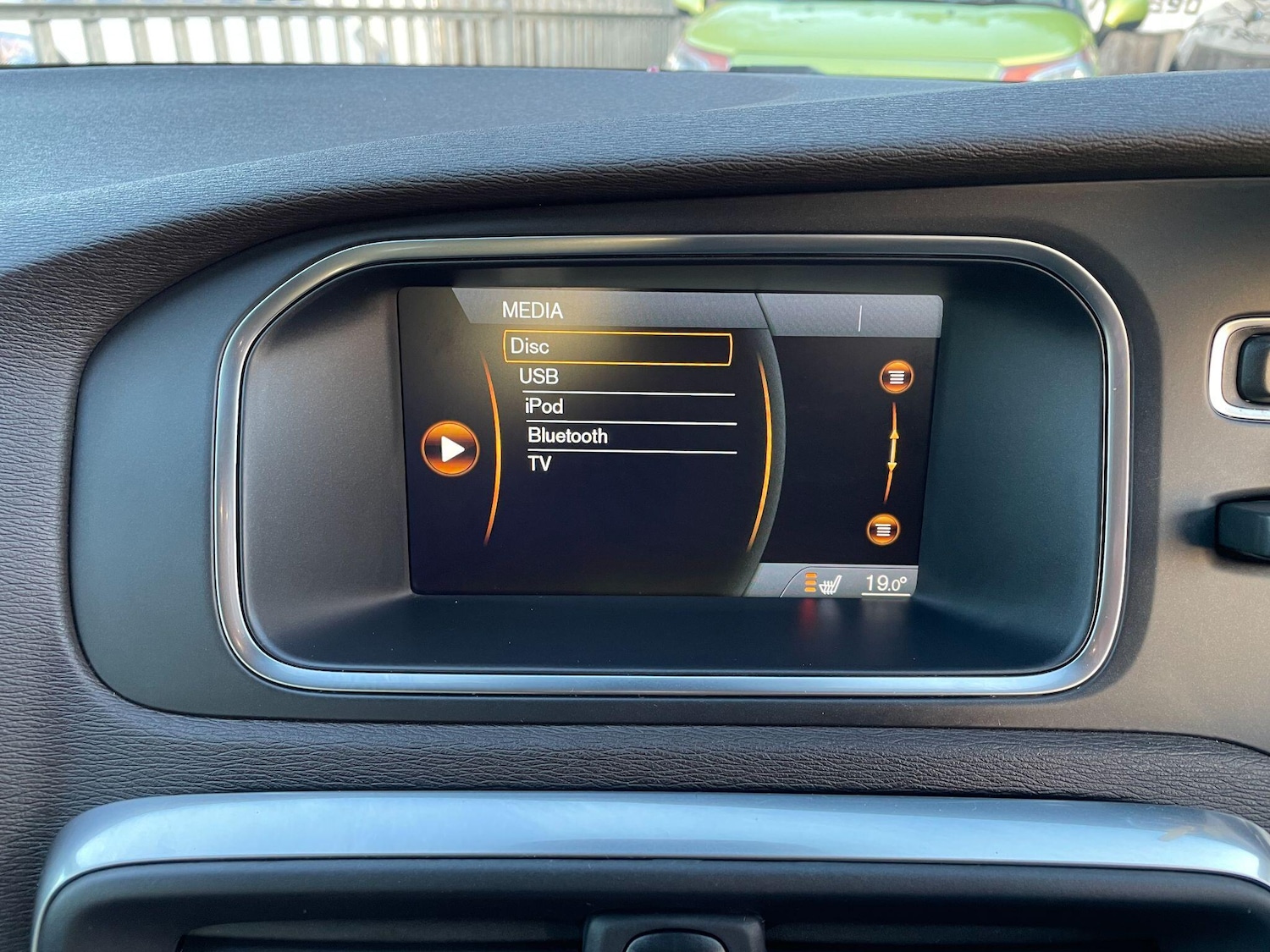 Used Volvo V40 2025 for sale - 76742907: Photo 29