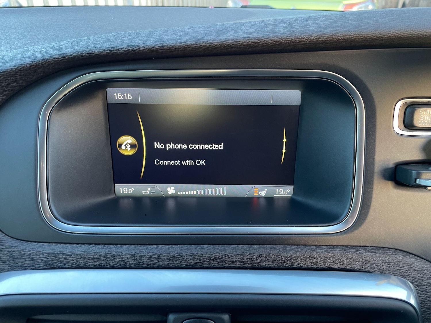 Used Volvo V40 2025 for sale - 76742907: Photo 33