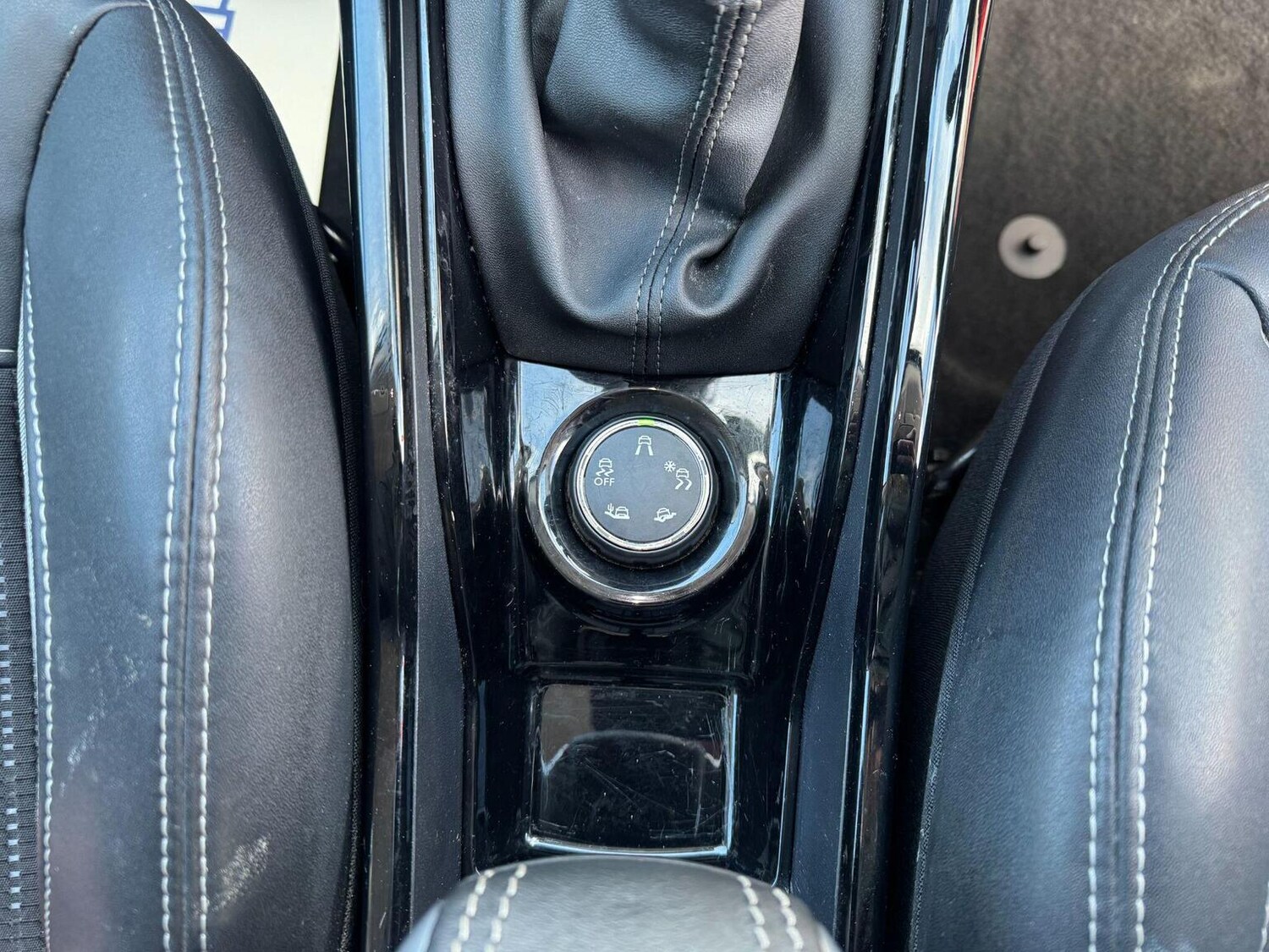 Used Peugeot 2008 2015 for sale - 78149879: Photo 26