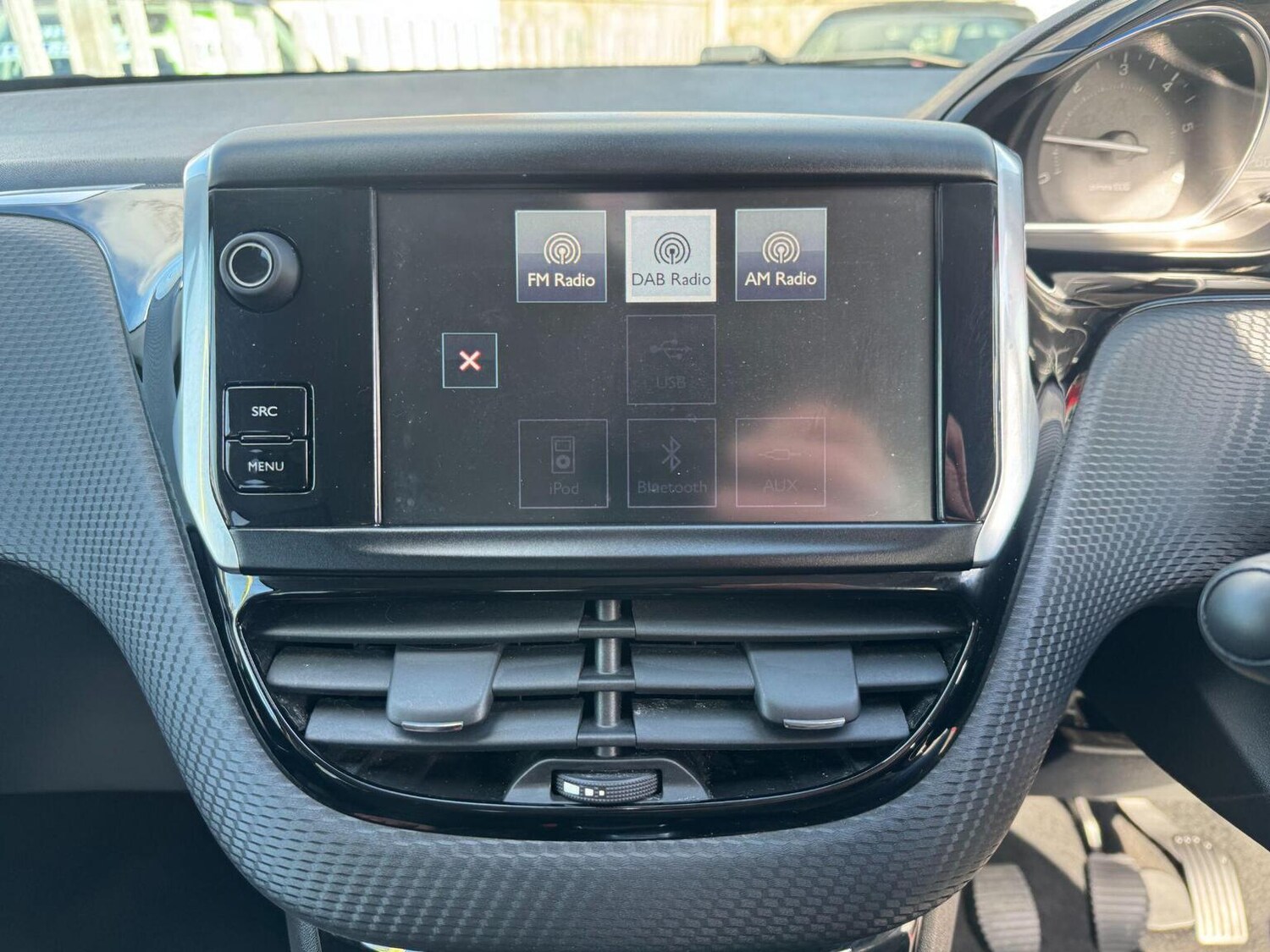 Used Peugeot 2008 2015 for sale - 78149879: Photo 32