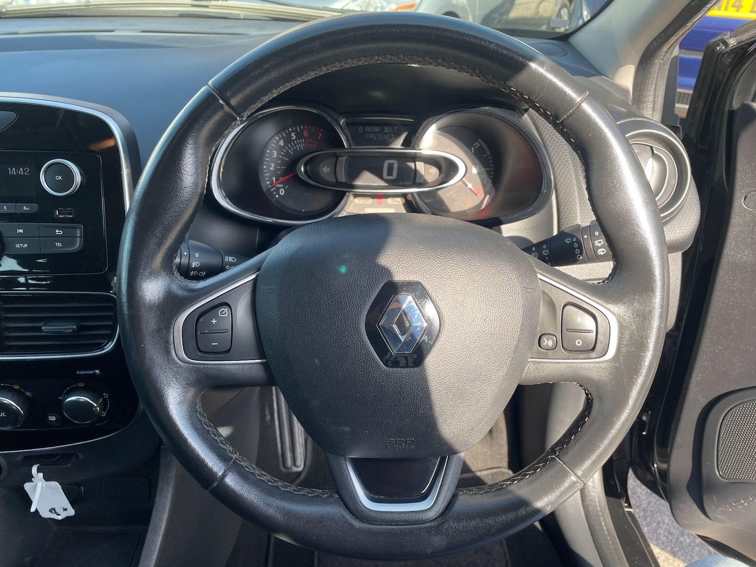 Used Renault Clio 2017 for sale - 76349244: Photo 19
