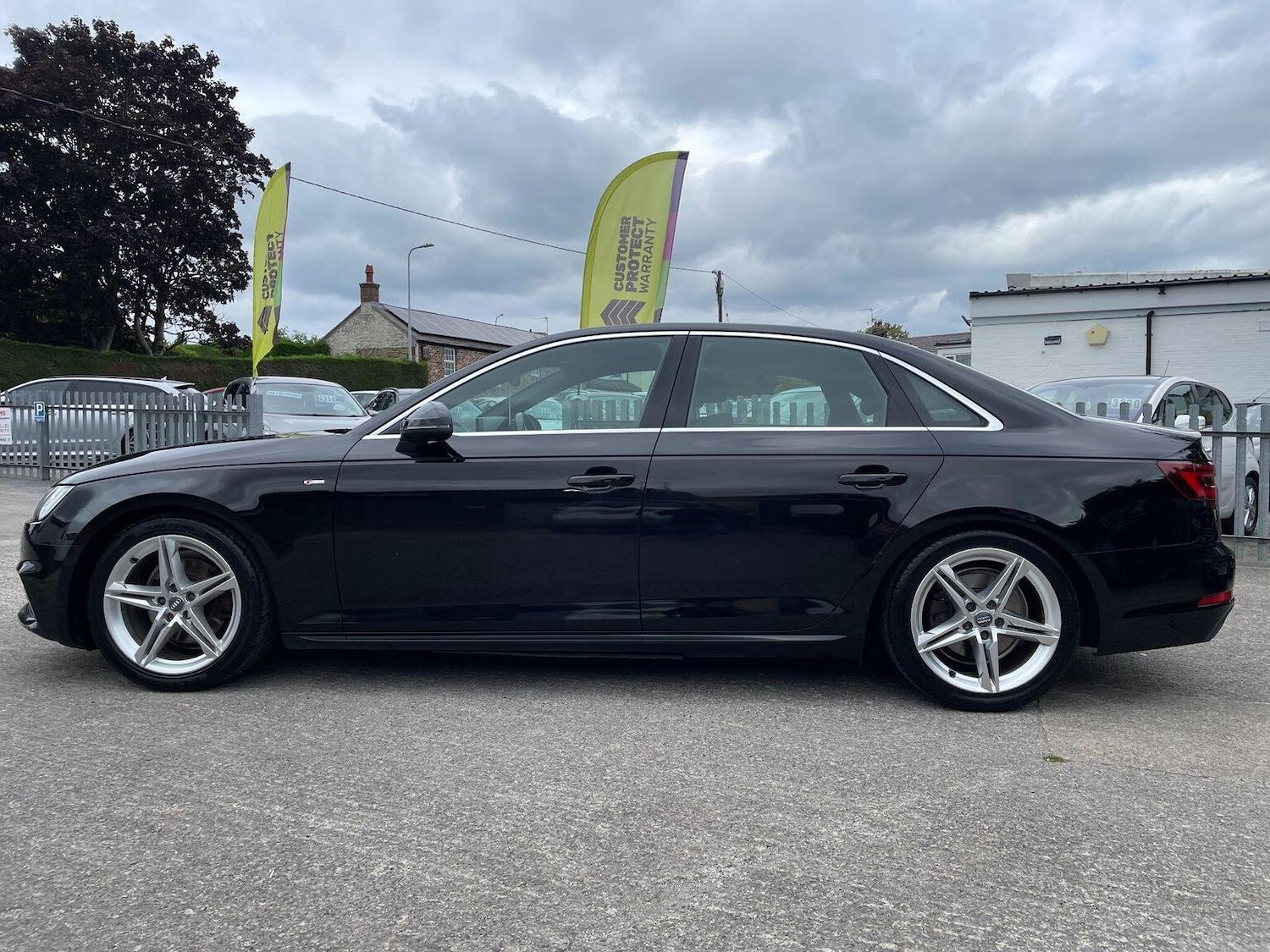 Used Audi A4 2017 for sale - 78149895: Photo 2