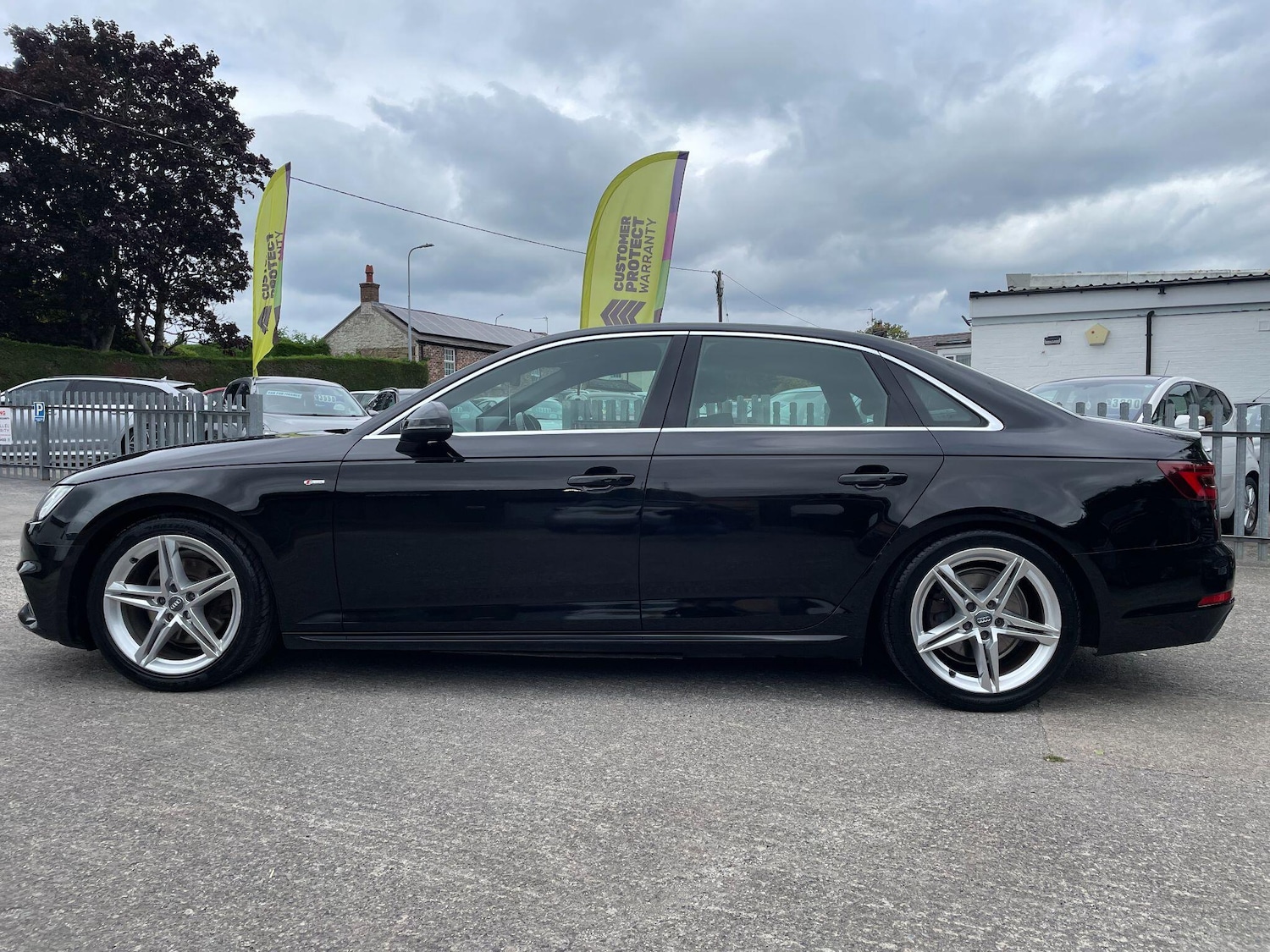 Used Audi A4 2017 for sale - 76620313: Photo 2