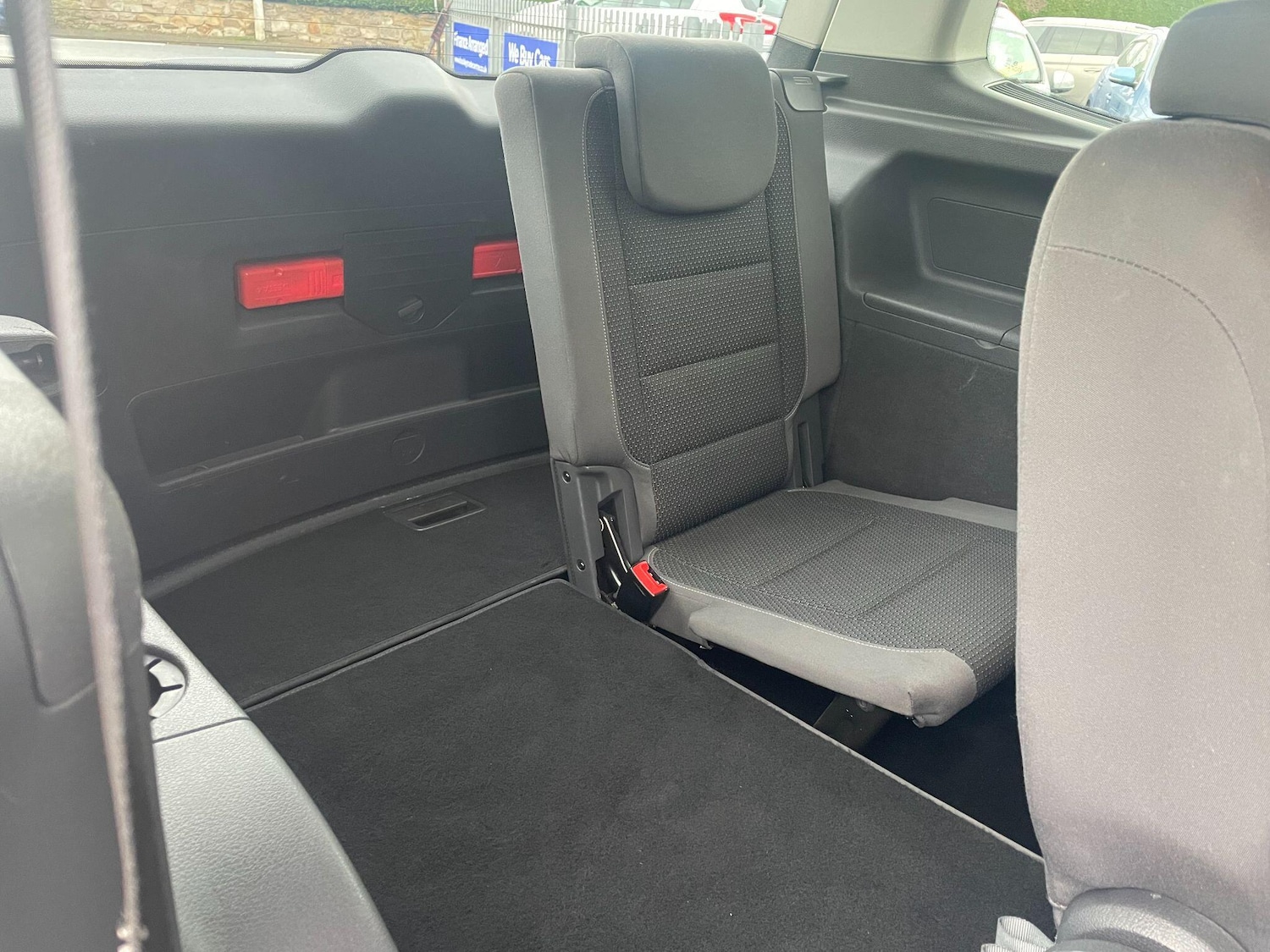 Used Volkswagen Touran 2015 for sale - 76780796: Photo 16