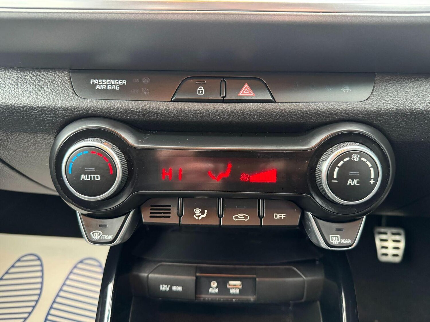 Used Kia Stonic 2018 for sale - 78149885: Photo 21