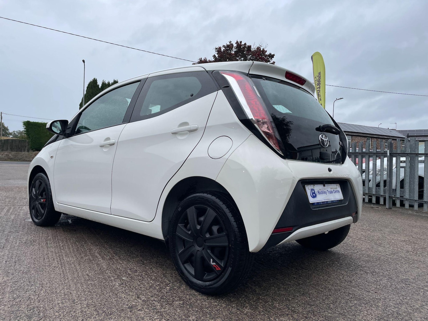 Used Toyota AYGO 2015 for sale - 76349147: Photo 10