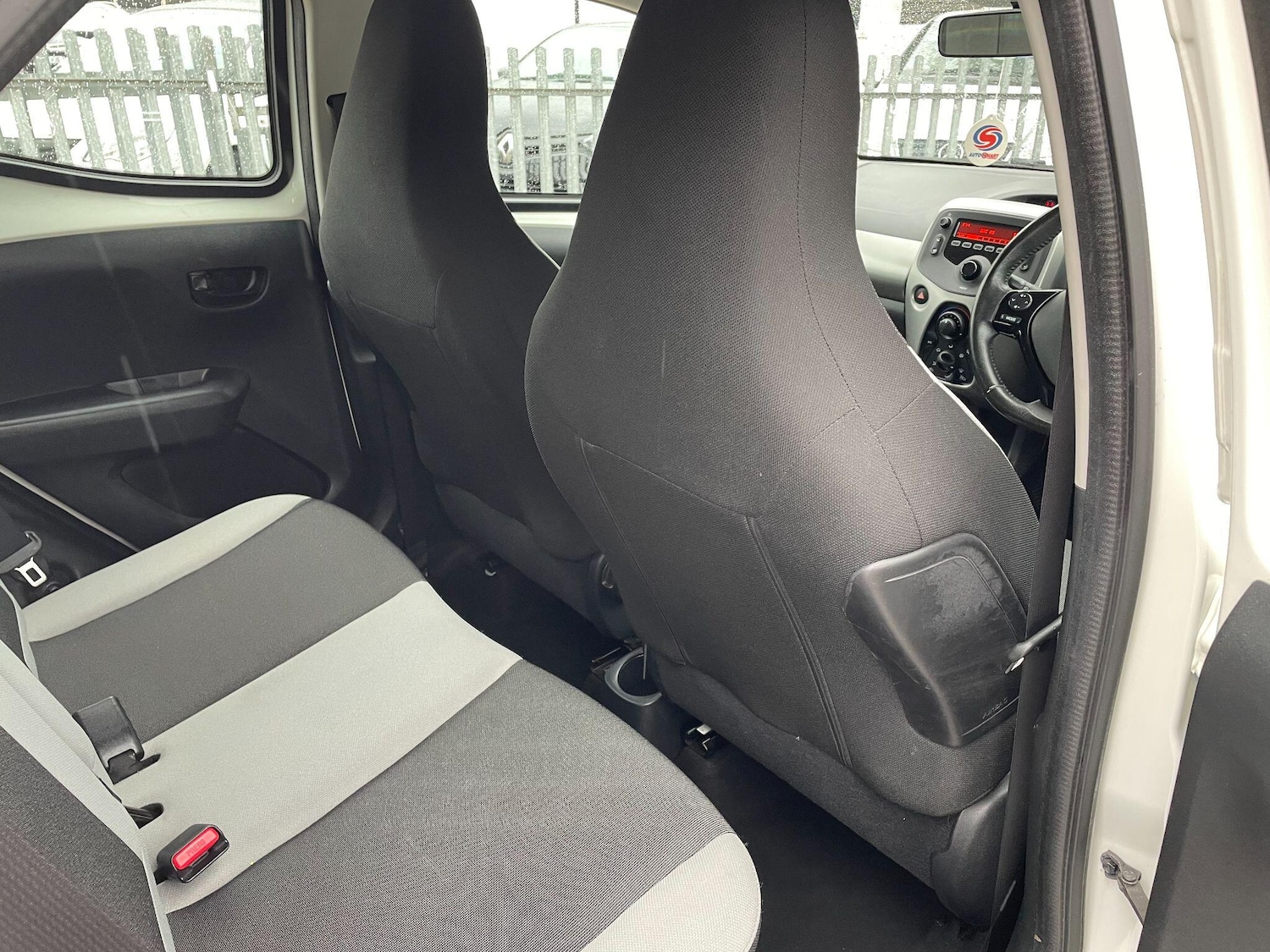 Used Toyota AYGO 2015 for sale - 76349147: Photo 14