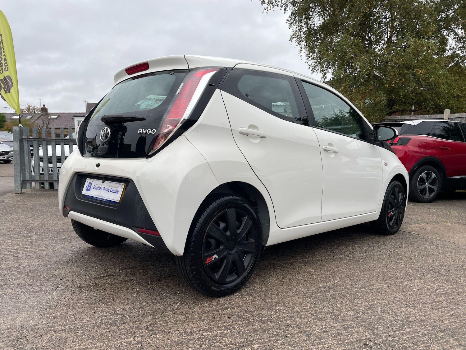 Used Toyota AYGO 2015 for sale - 76349147: Photo 8