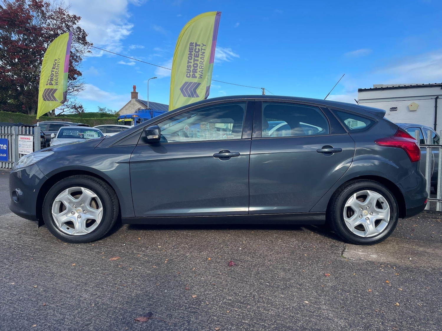 Used Ford Focus 2011 for sale - 76349499: Photo 2