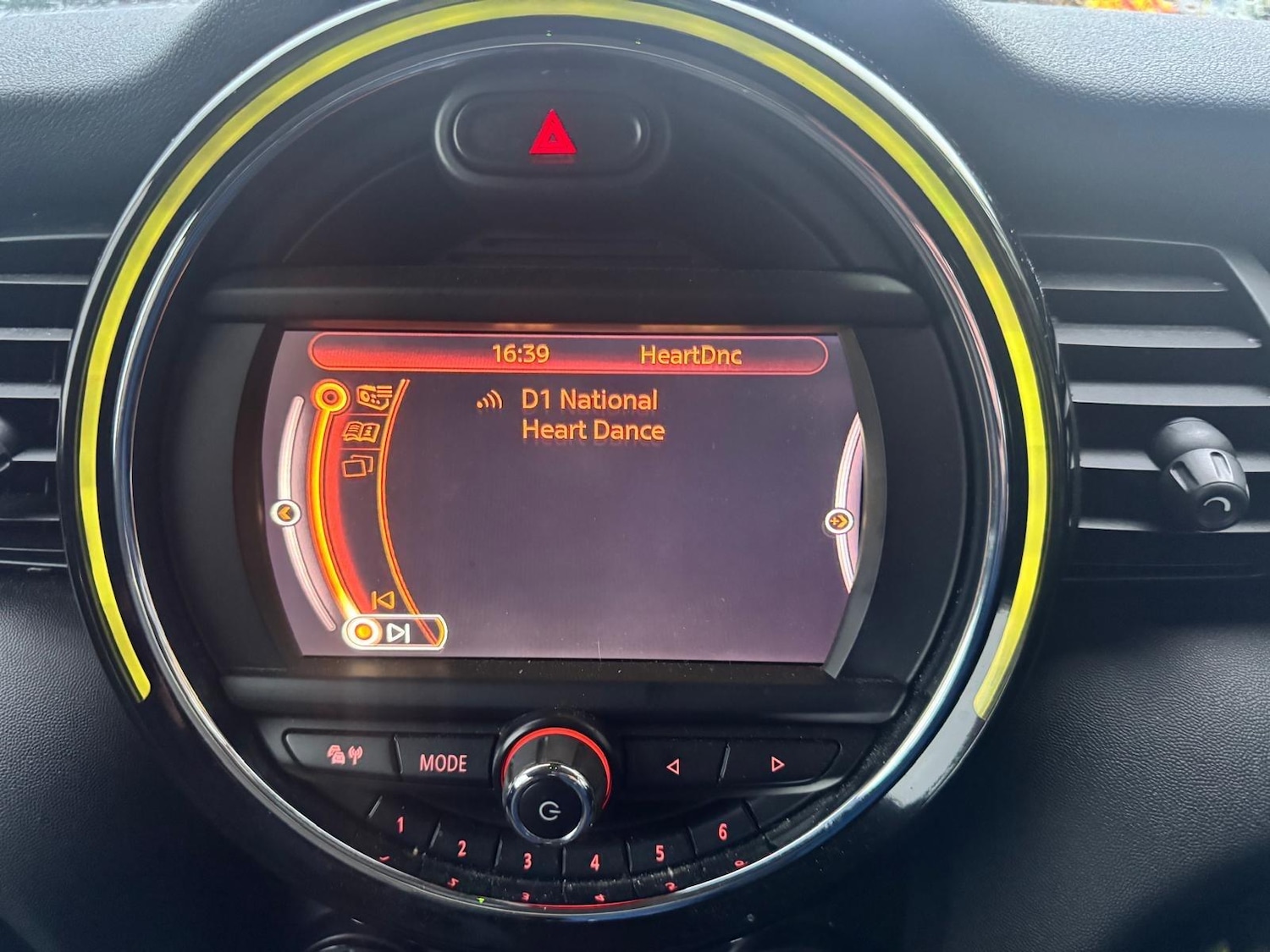 Used MINI Hatch 2015 for sale - 76584091: Photo 10