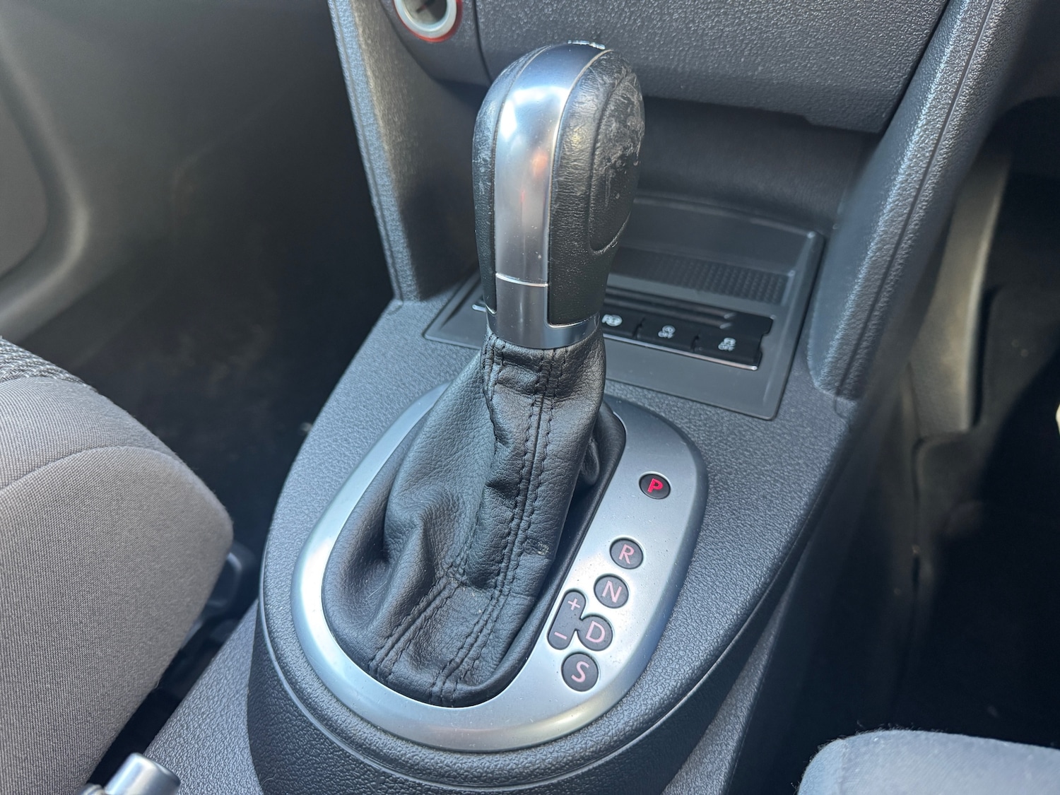 Used Volkswagen Touran 2013 for sale - 77203349: Photo 2