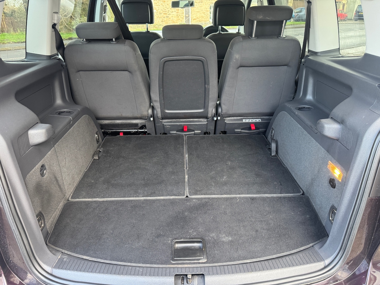 Used Volkswagen Touran 2013 for sale - 77203349: Photo 24