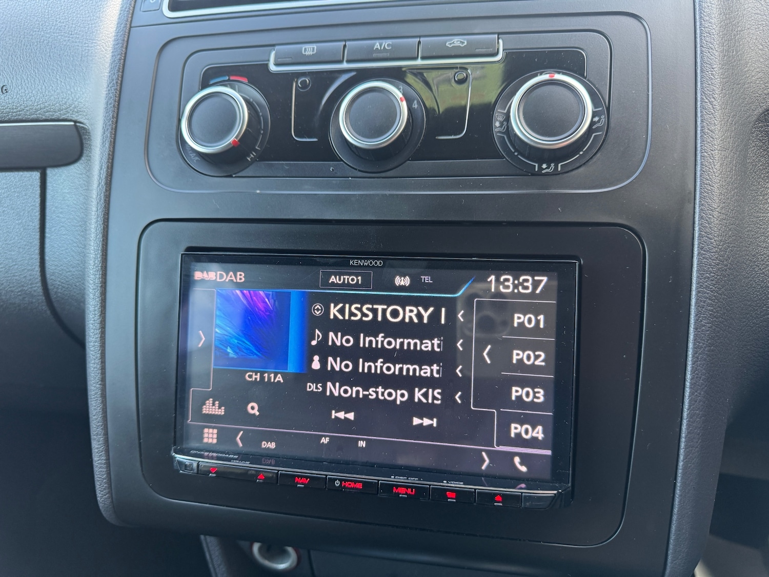 Used Volkswagen Touran 2013 for sale - 77203349: Photo 3