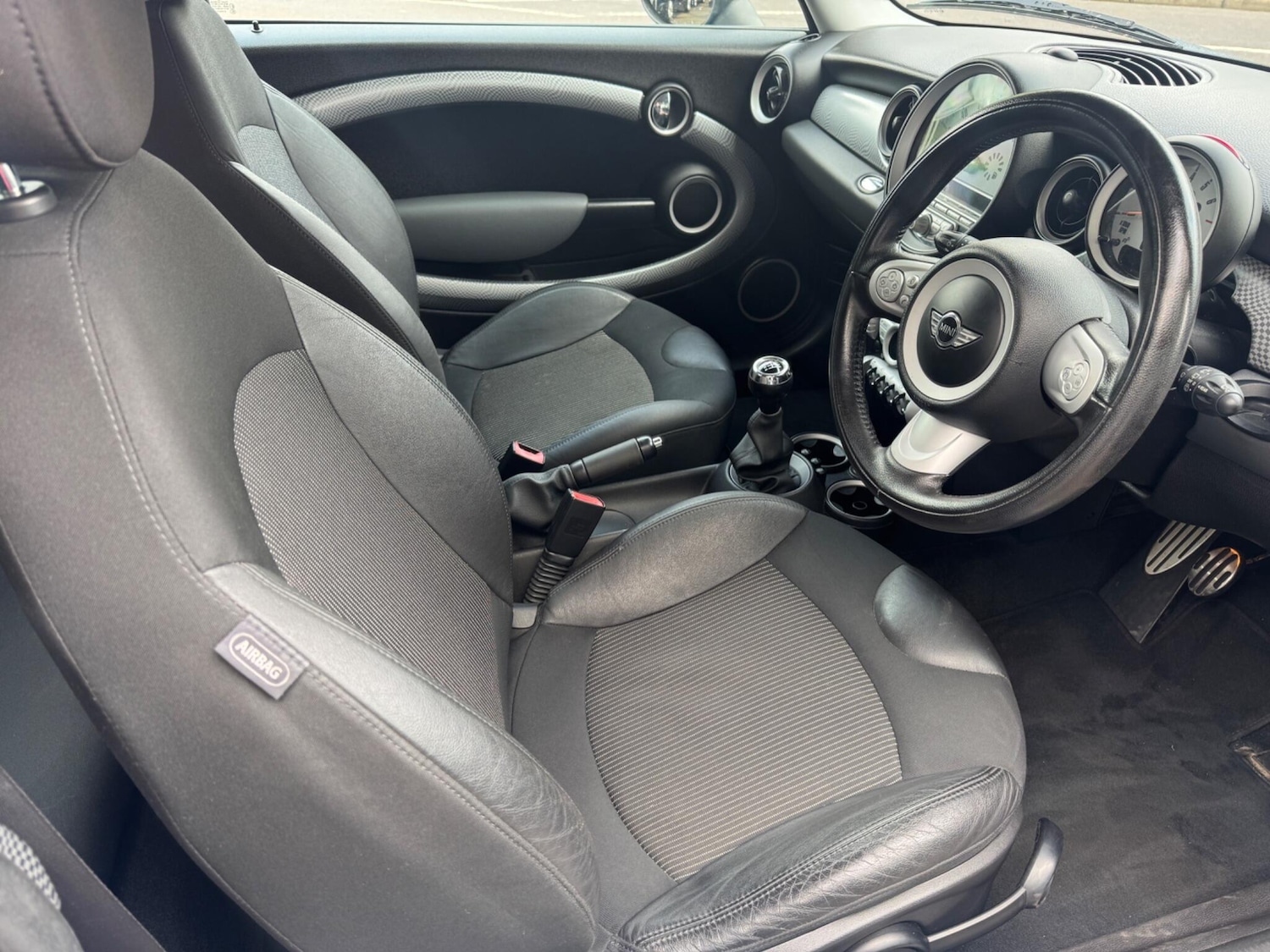 Used MINI Hatch 2010 for sale - 76360745: Photo 6
