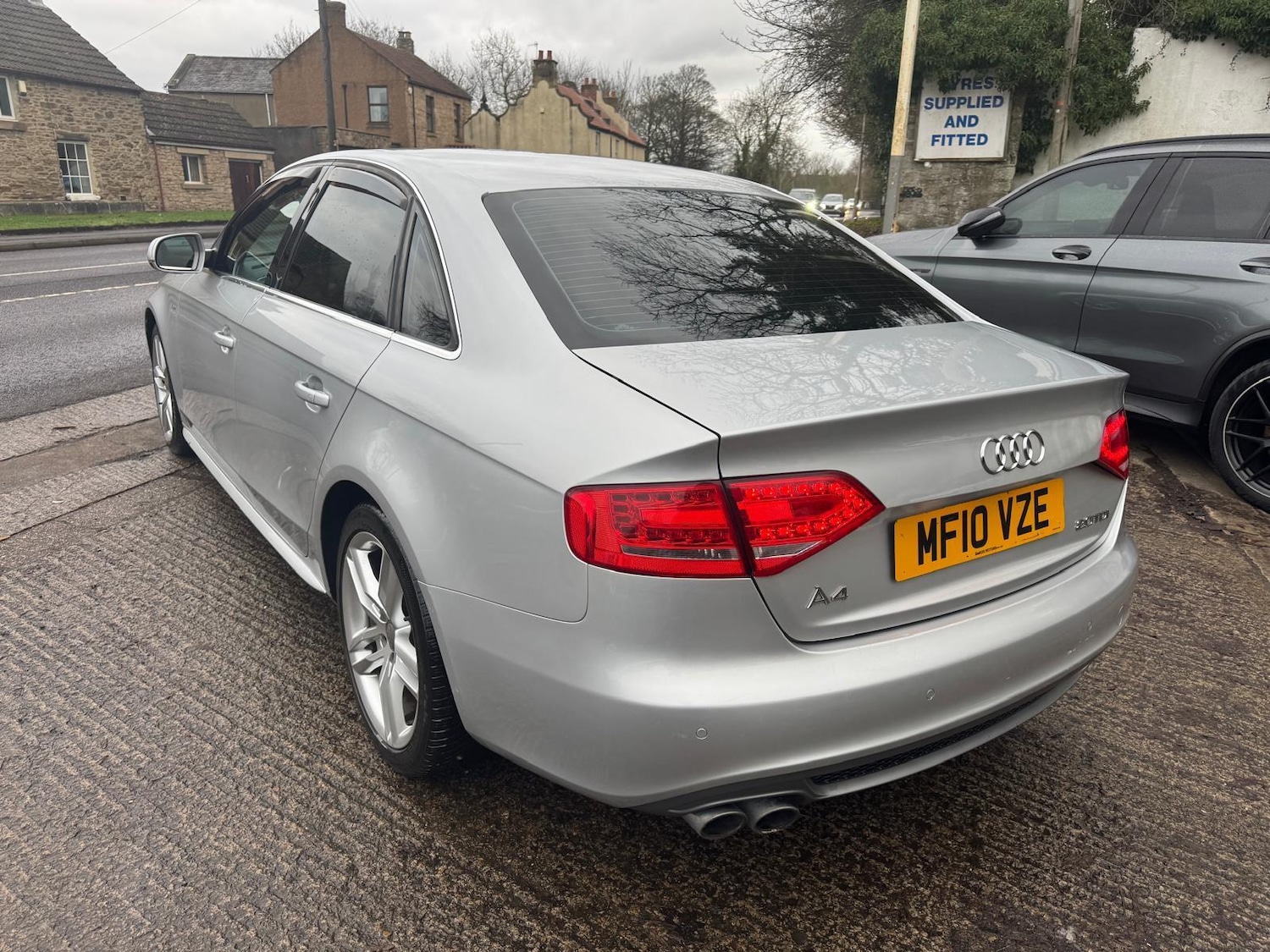 Used Audi A4 2010 for sale - 77144289: Photo 4