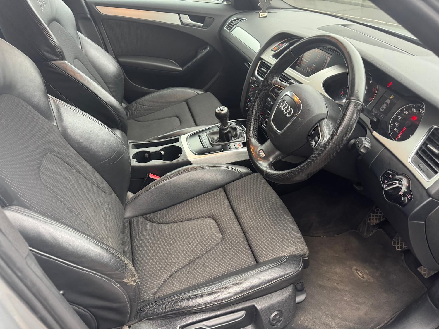 Used Audi A4 2010 for sale - 77144289: Photo 7