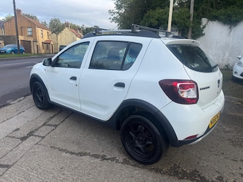 Used Dacia Sandero Stepway 2016 for sale - 76189084: Photo 4