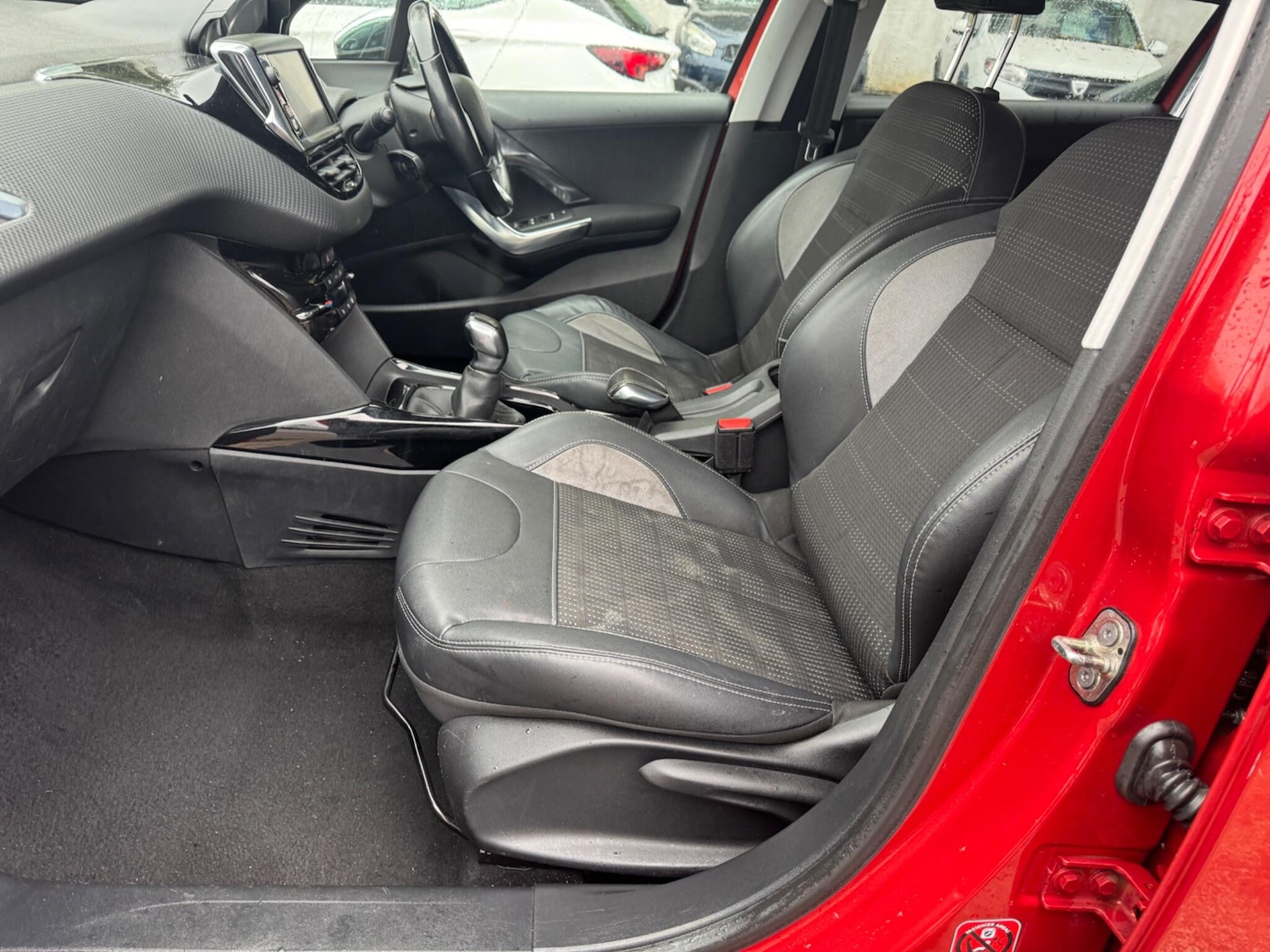Used Peugeot 2008 2015 for sale - 76370465: Photo 5