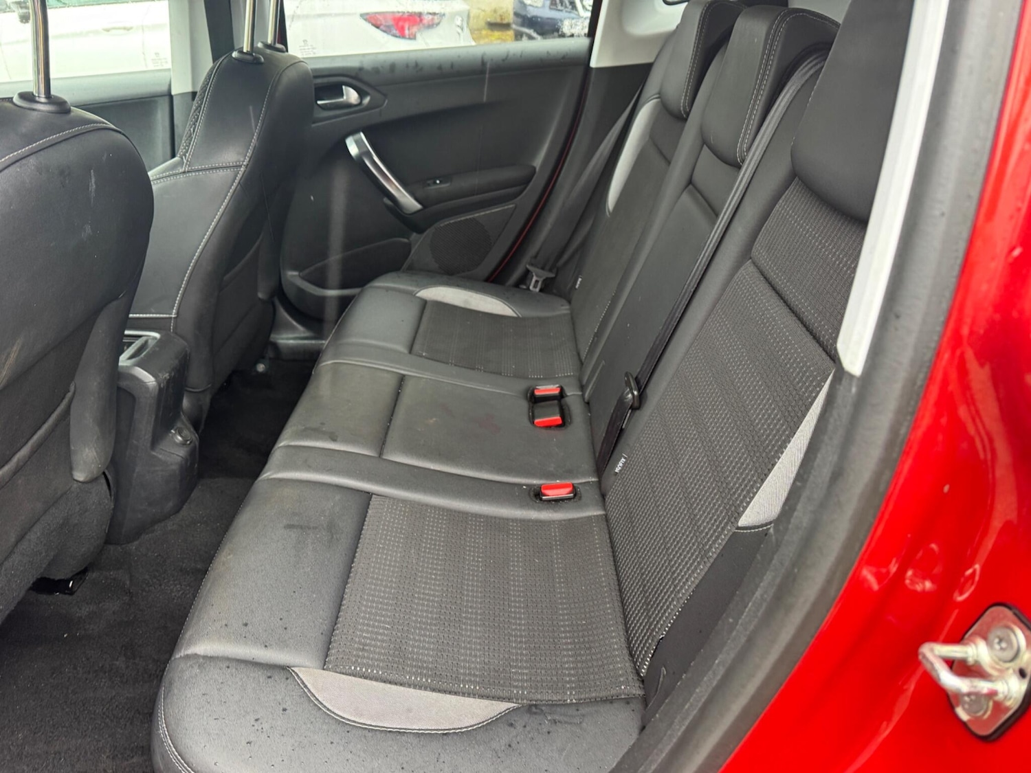Used Peugeot 2008 2015 for sale - 76370465: Photo 6