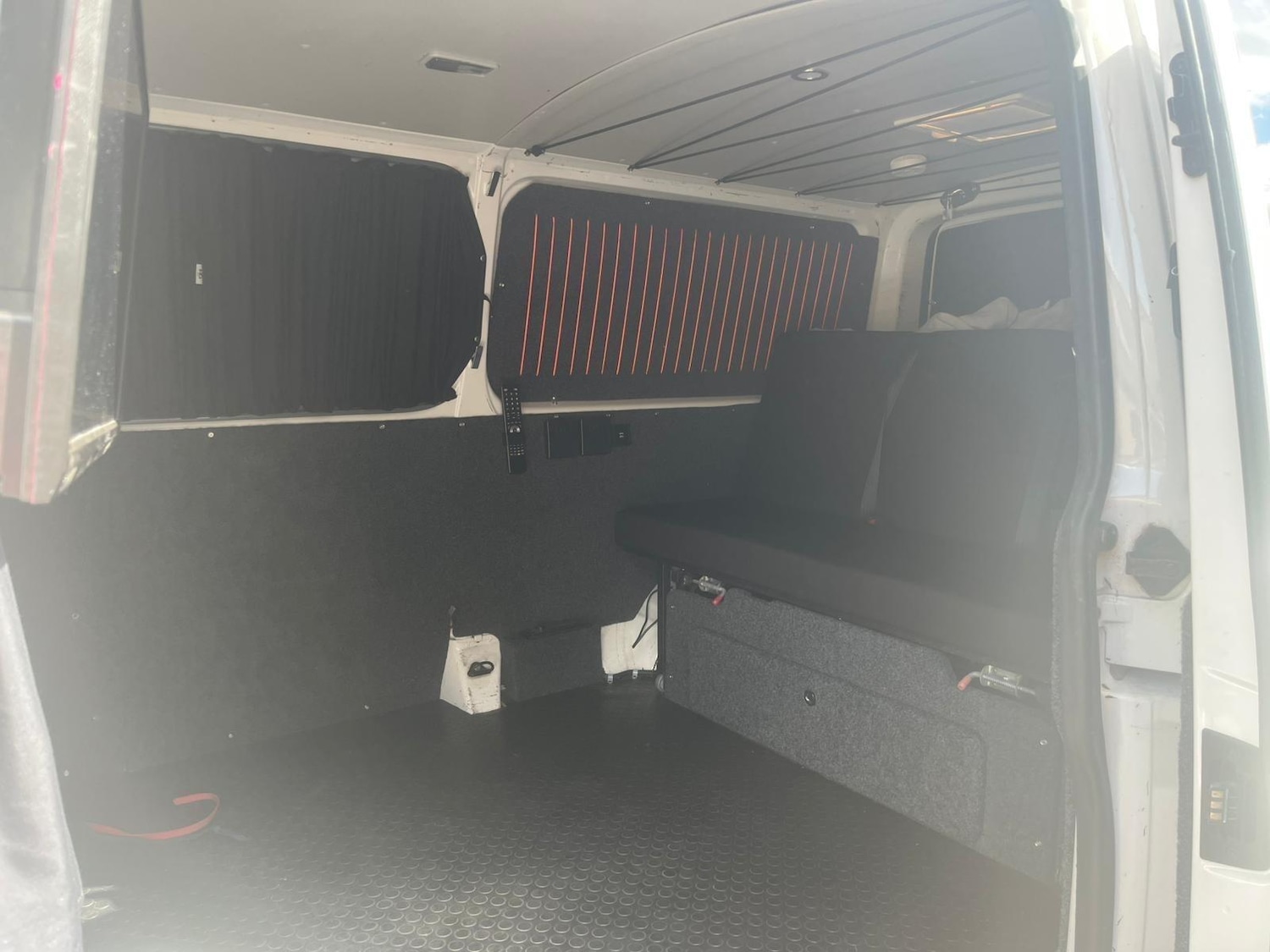 Used Volkswagen Transporter 2011 for sale - 76550834: Photo 5