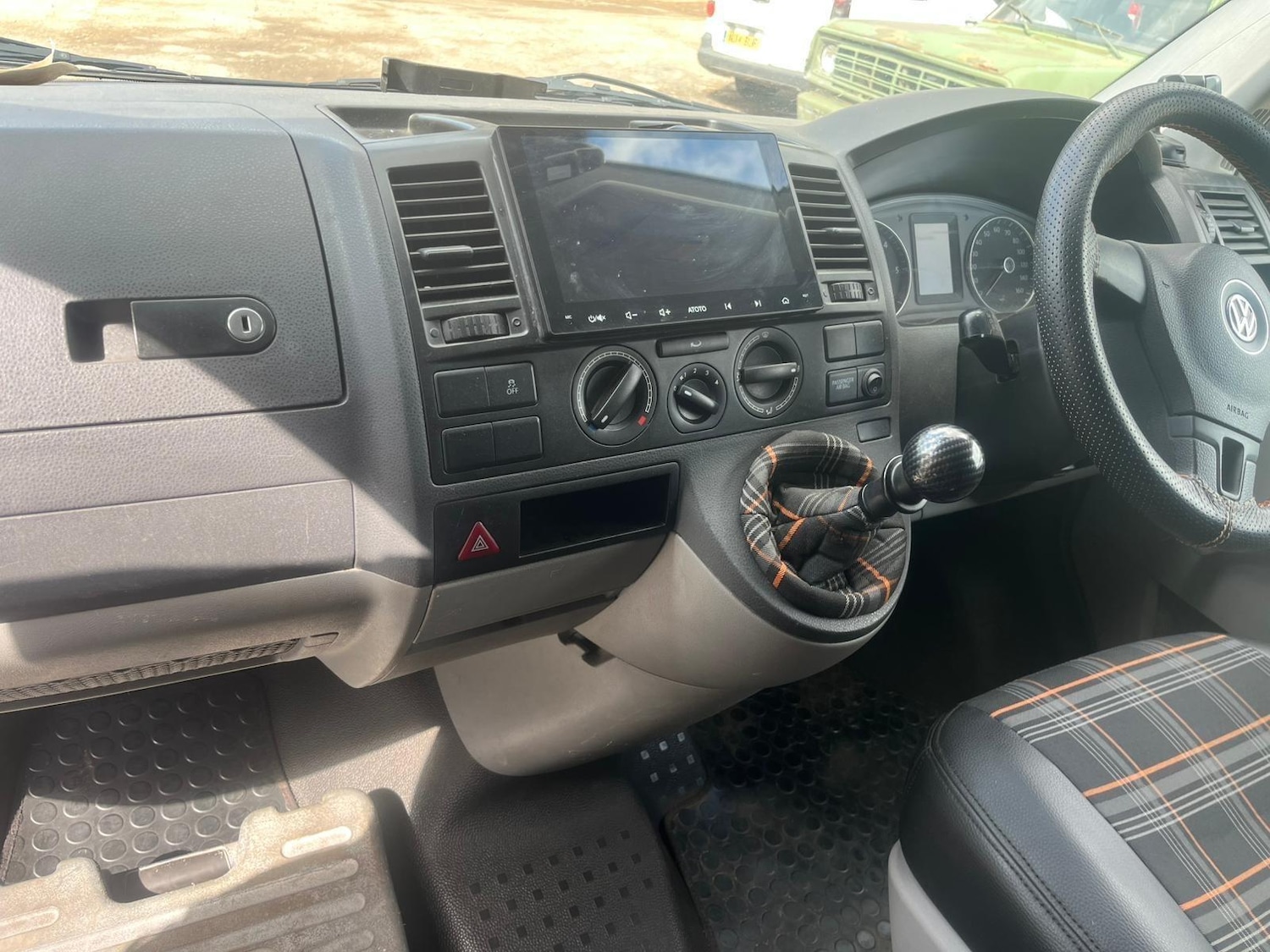 Used Volkswagen Transporter 2011 for sale - 76550834: Photo 8