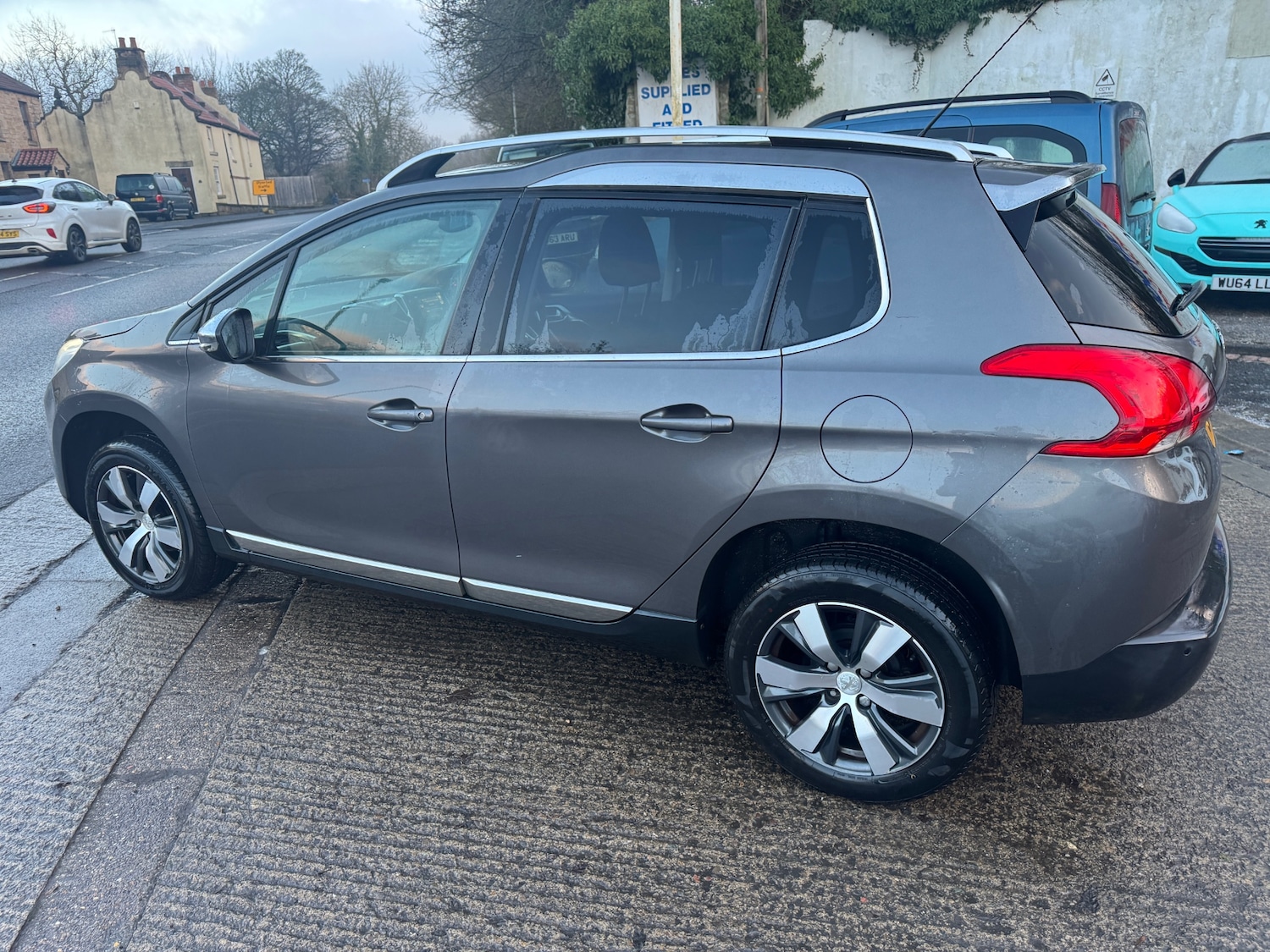 Used Peugeot 2008 2015 for sale - 77231687: Photo 4