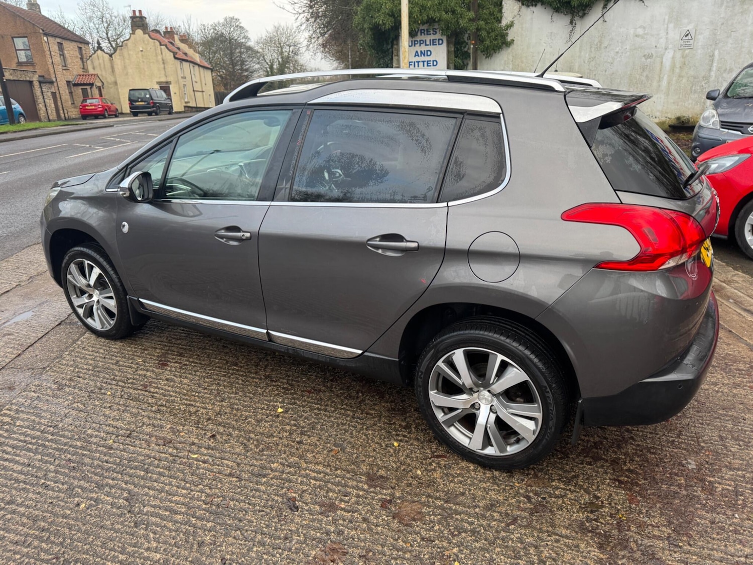 Used Peugeot 2008 2015 for sale - 76824899: Photo 4