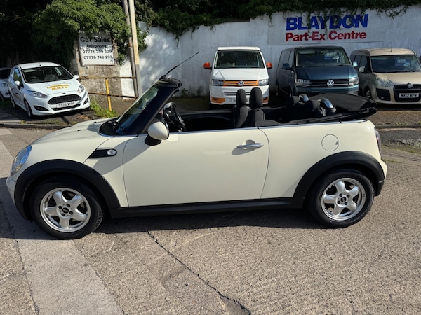 Used MINI Convertible 2010 for sale - 75401304: Photo 11