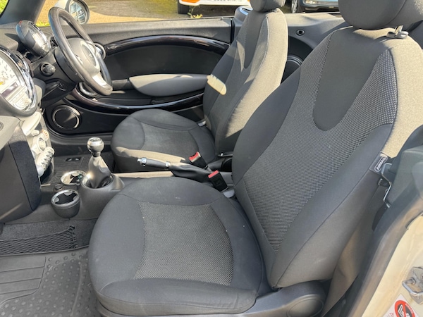 Used MINI Convertible 2010 for sale - 75401304: Photo 14
