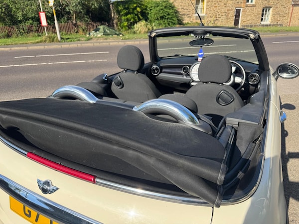Used MINI Convertible 2010 for sale - 75401304: Photo 16