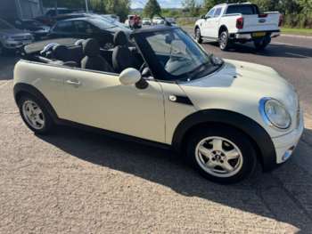 Used MINI Convertible 2010 for sale - 75401304: Photo